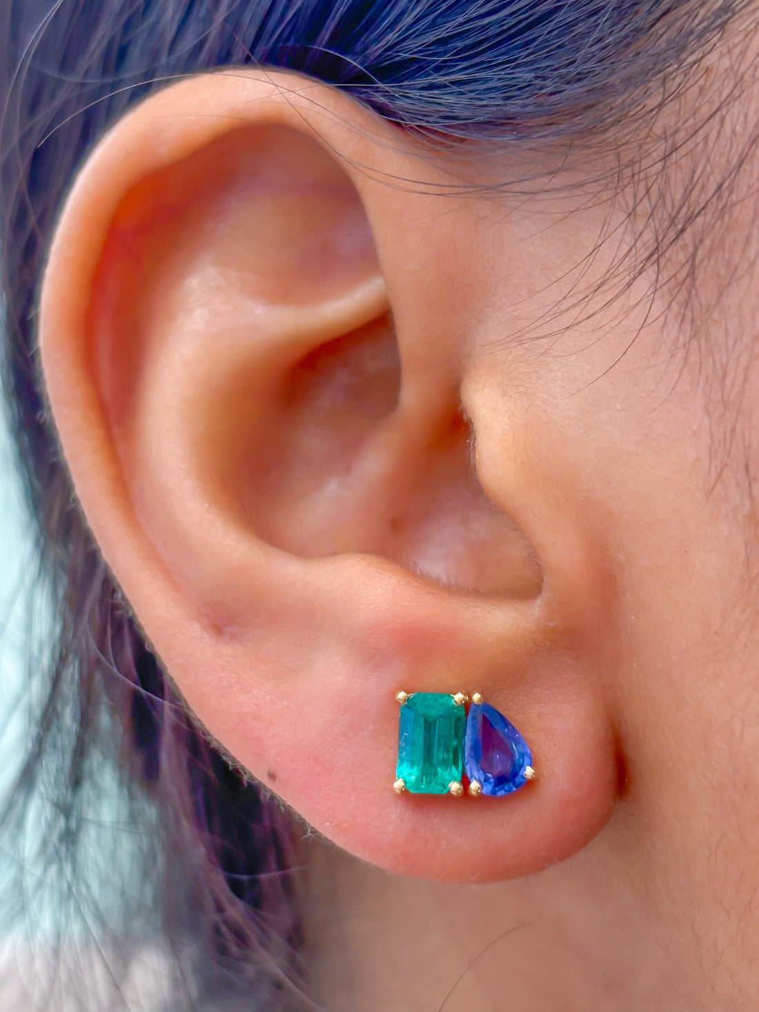 JPERG-3668/10158 Emerald Blue Sapphire Earring | 18K