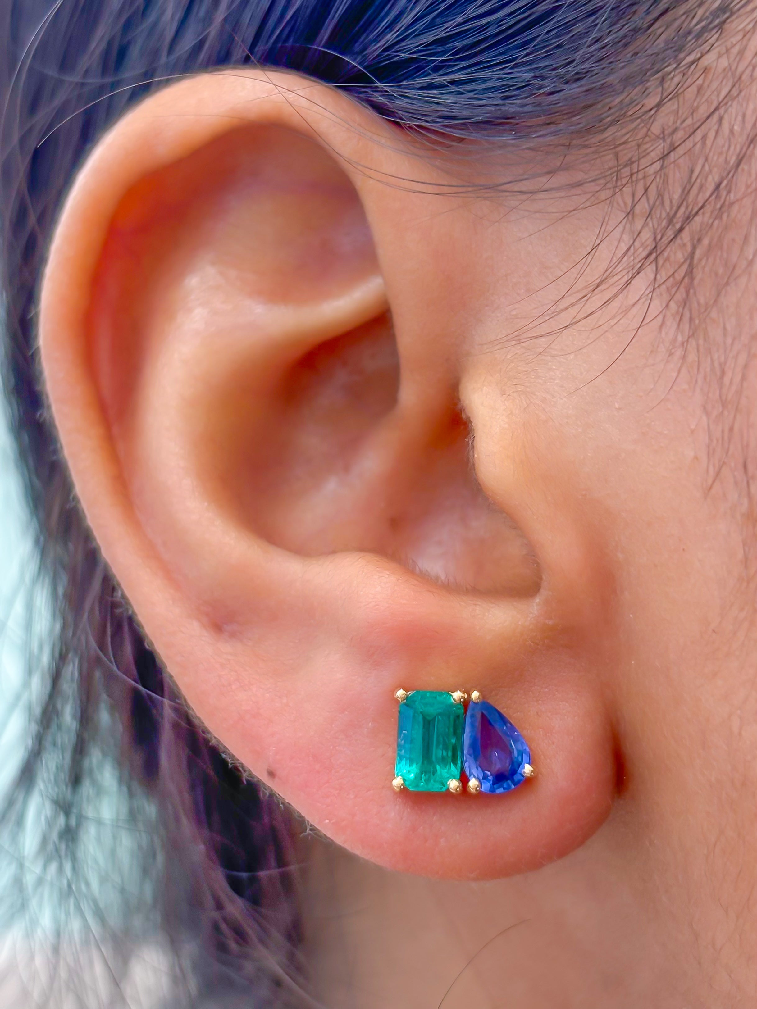 JPERG-3668/10158 Emerald Blue Sapphire Earring | 18K