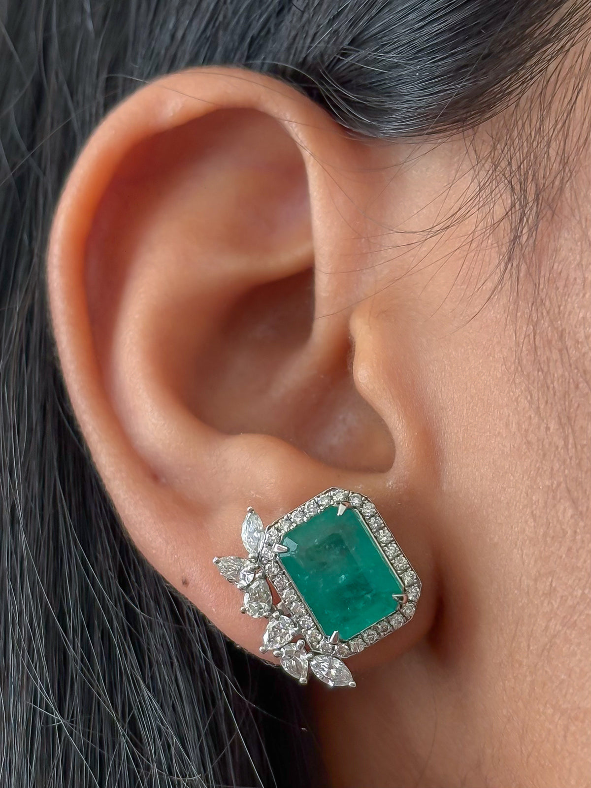JPERG-3684/10187 Diamond Emerald Earring | 18K