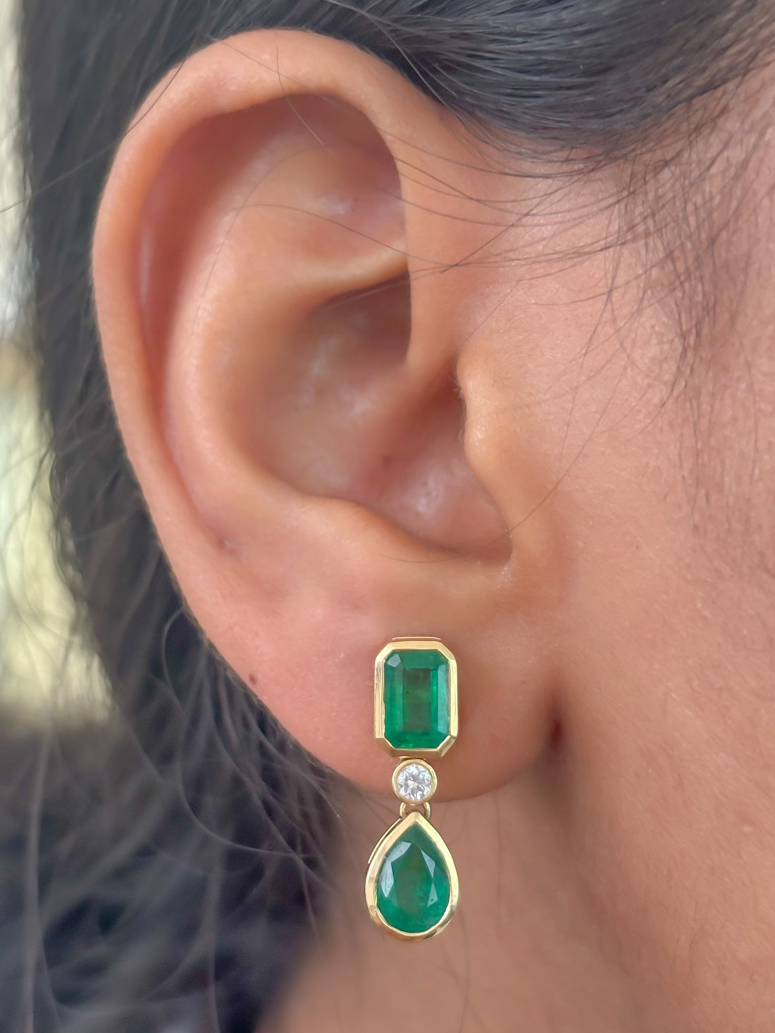 JPERG-3687/10201 Emerald Diamond Earring | 18K
