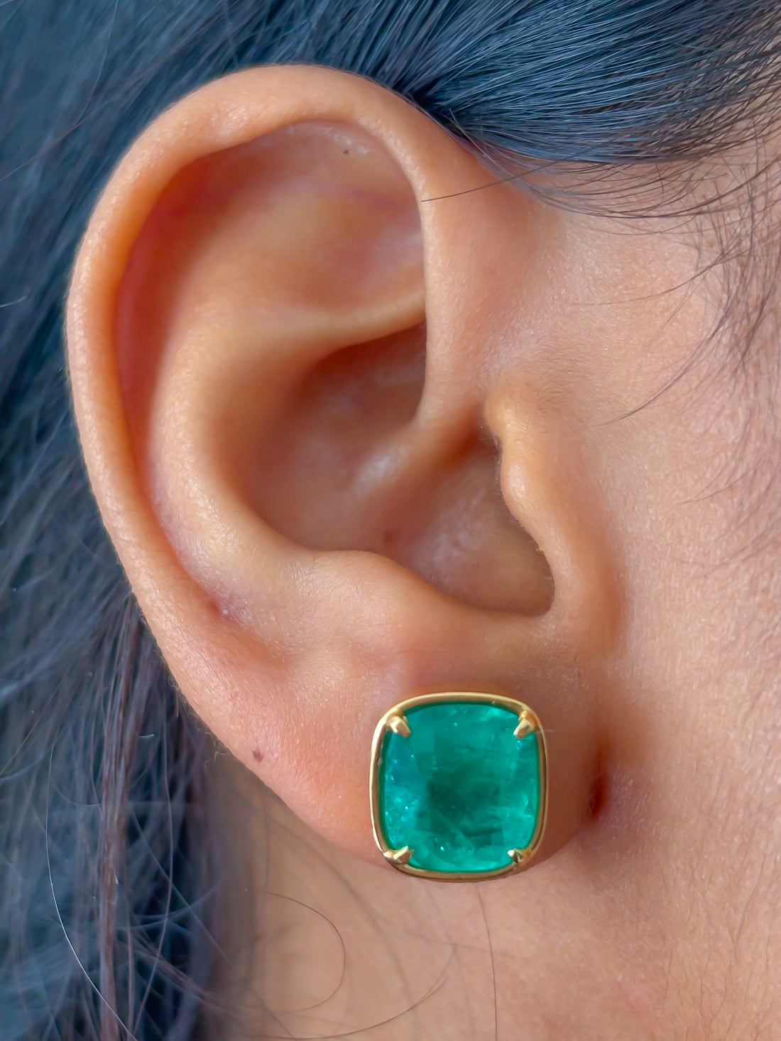 JPERG-3693/10271 Colombian Emerald Earring | 18K
