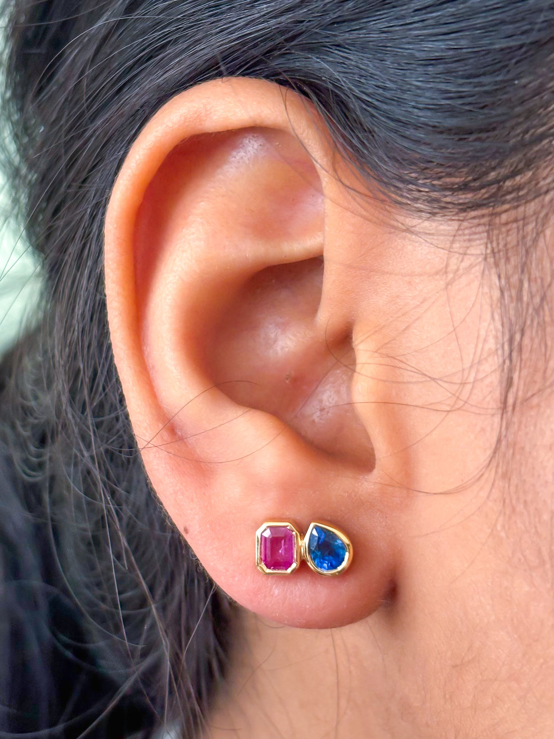 JPERG-3706/10302 Pink Sapphire Blue Sapphire Earring | 18K