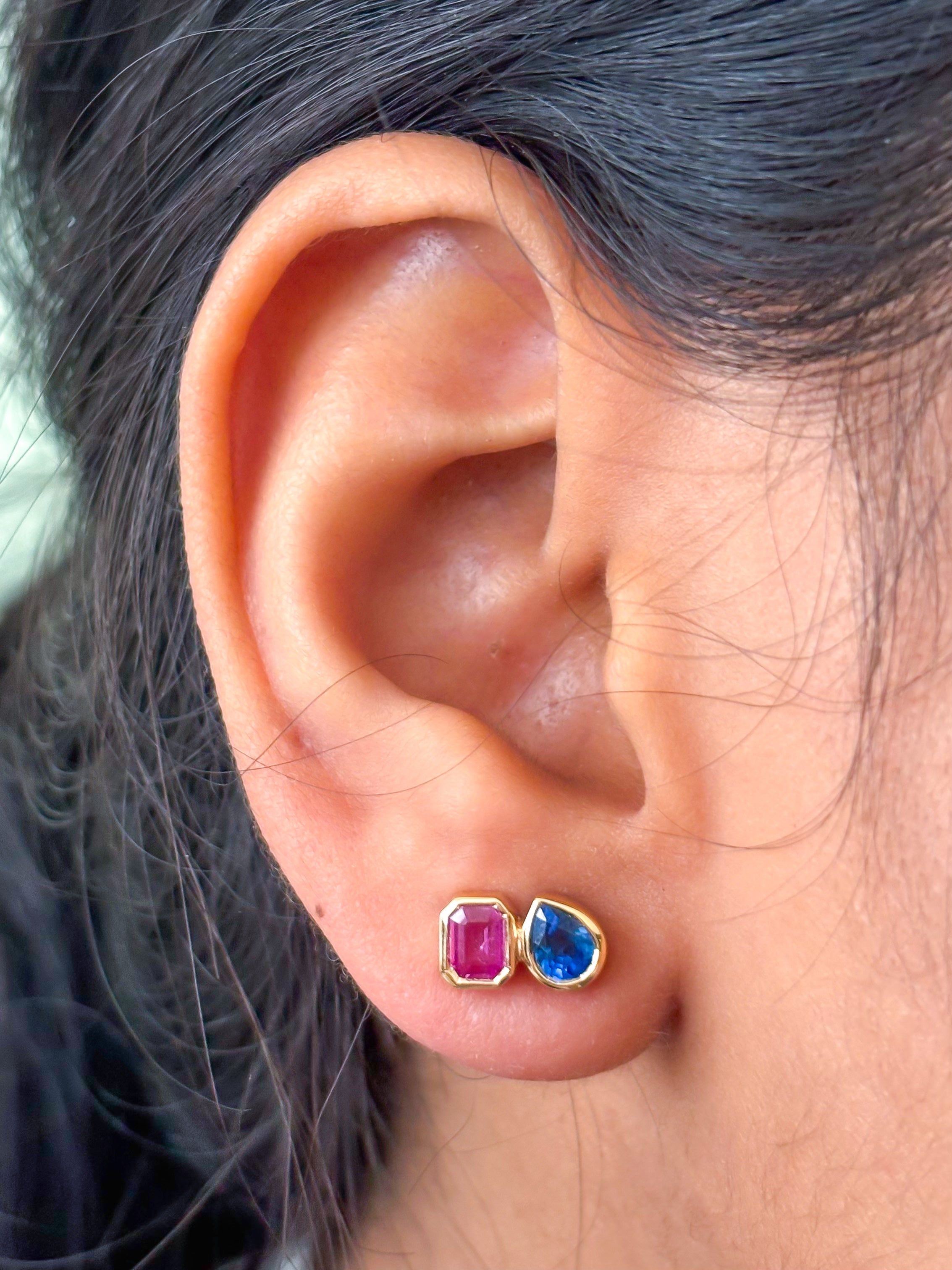 JPERG-3706/10302 Pink Sapphire Blue Sapphire Earring | 18K