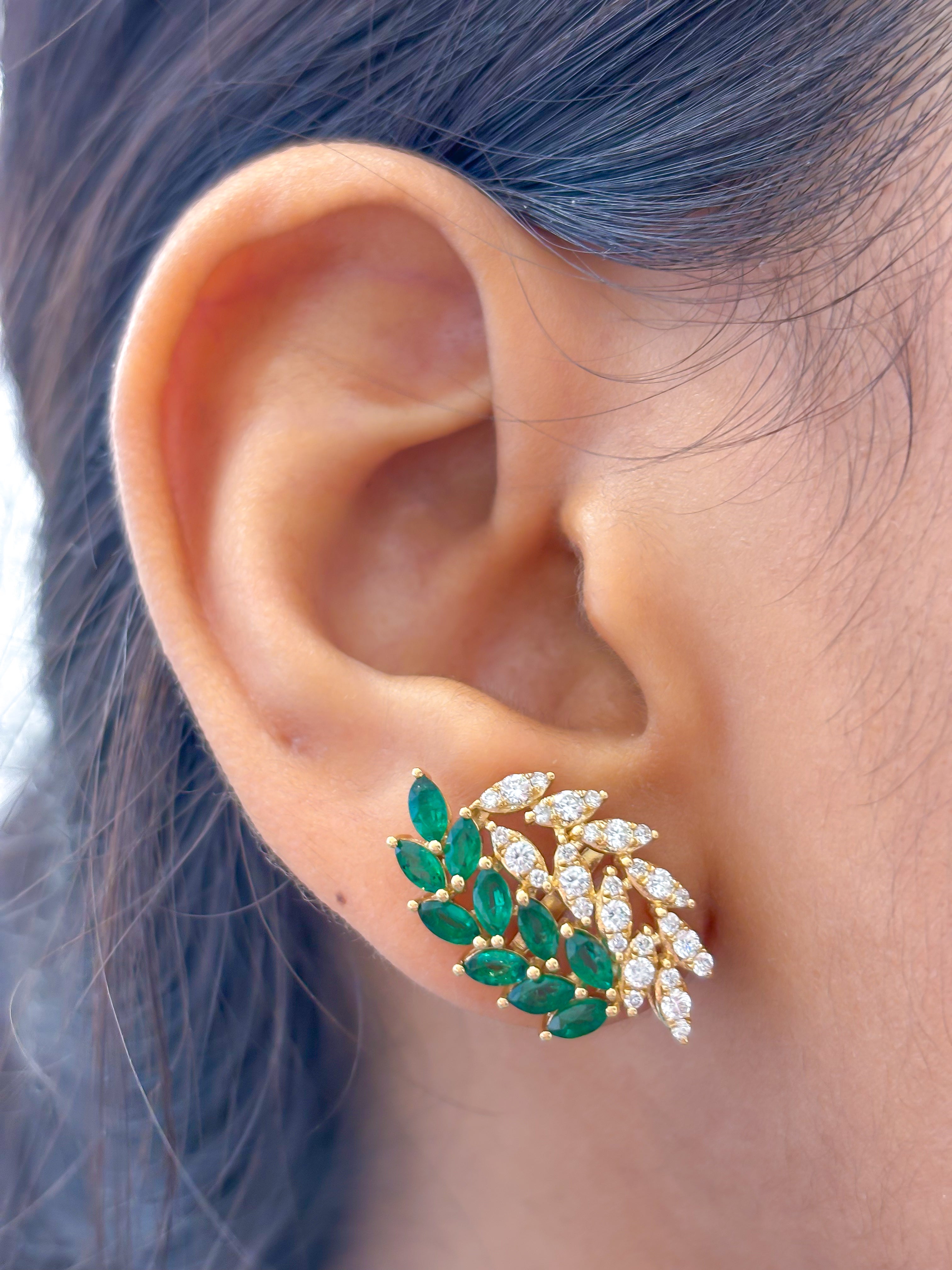 JPERG-3716/10348 Emerald Diamond Earring | 18K