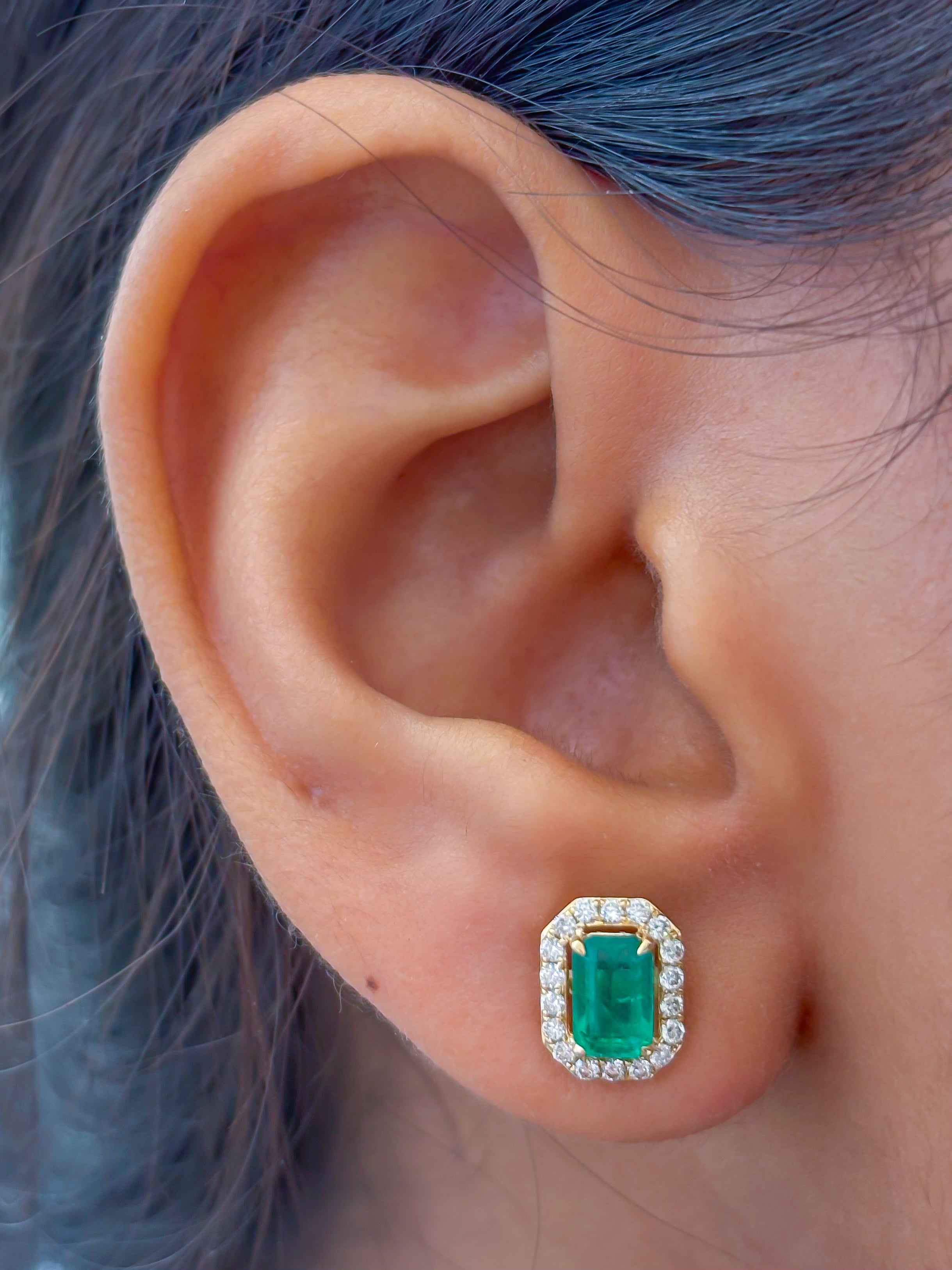 JPERG-3717/10349 Emerald Diamond Earring | 18K