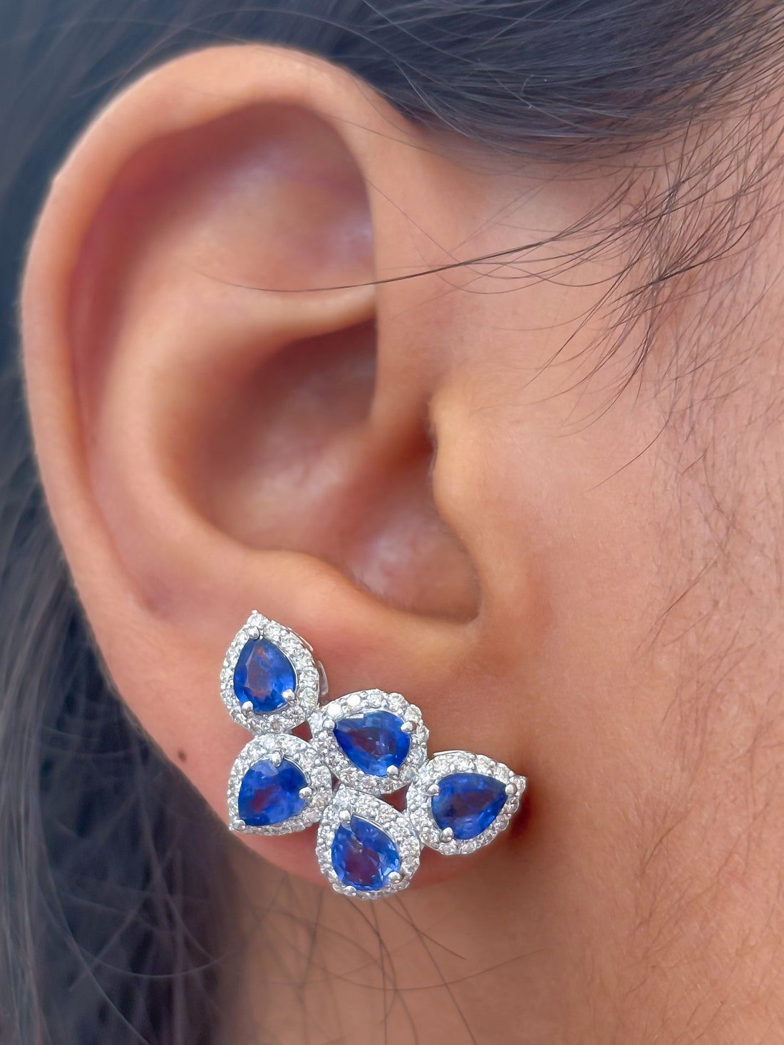 JPERG-3760/10467 Blue Sapphire Diamond Earring | 18K