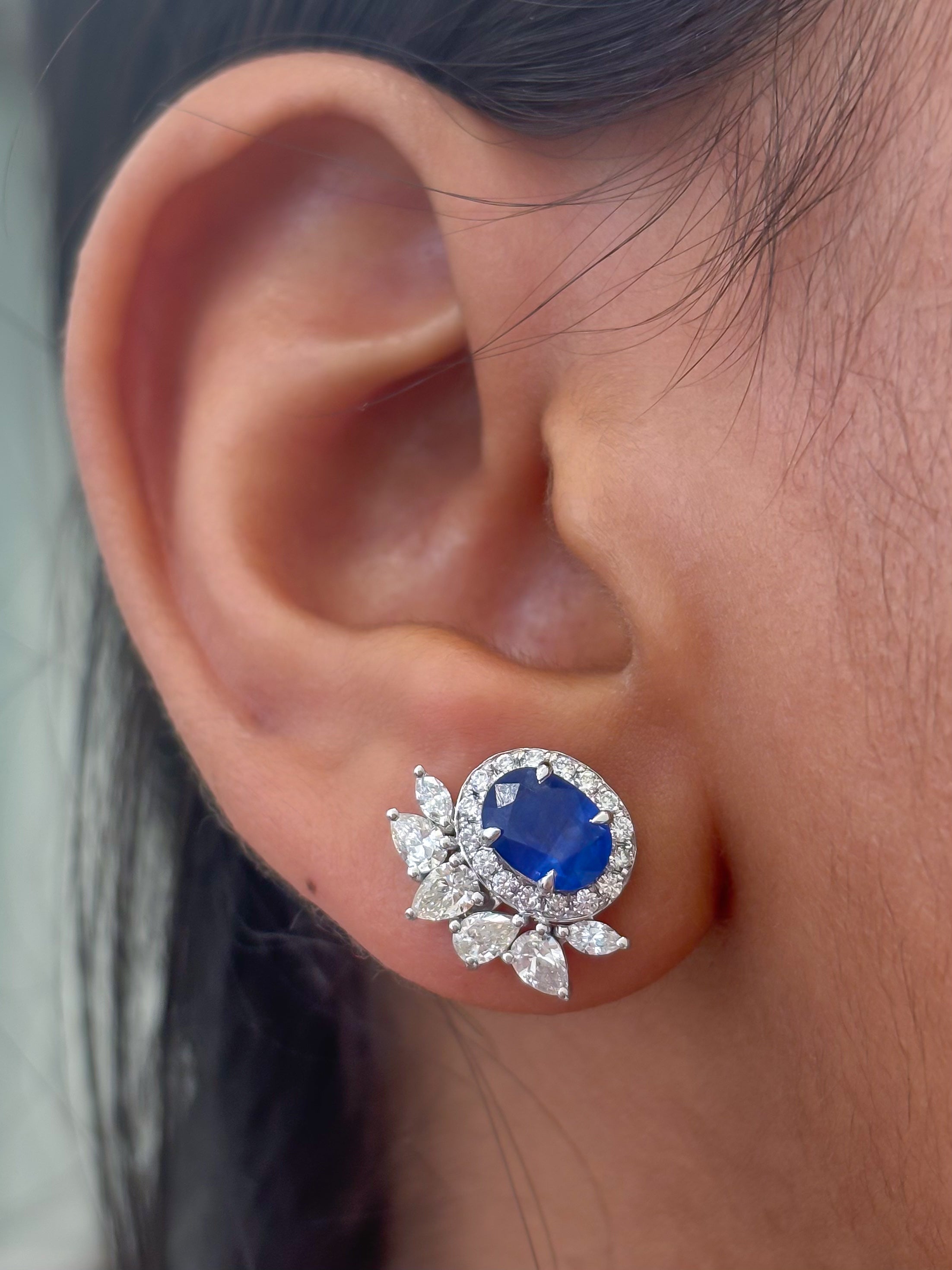 JPERG-3762/10469 Diamond Blue Sapphire Earring | 18K