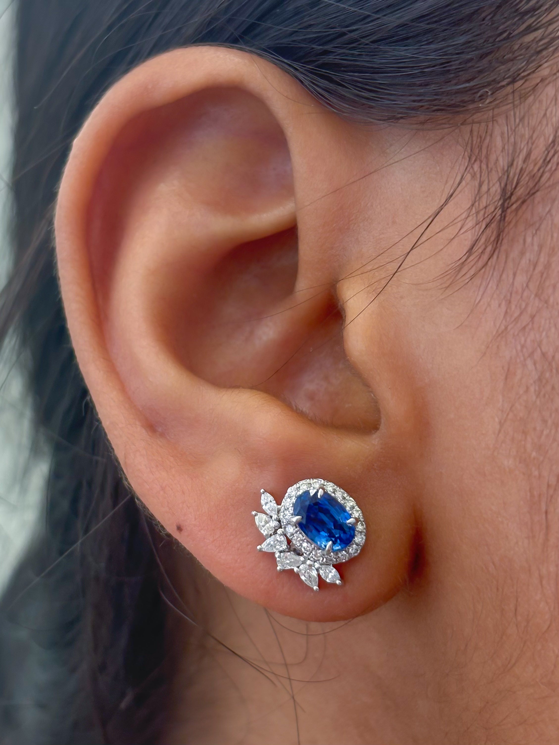 JPERG-3763/10470 Diamond Blue Sapphire Earring | 18K