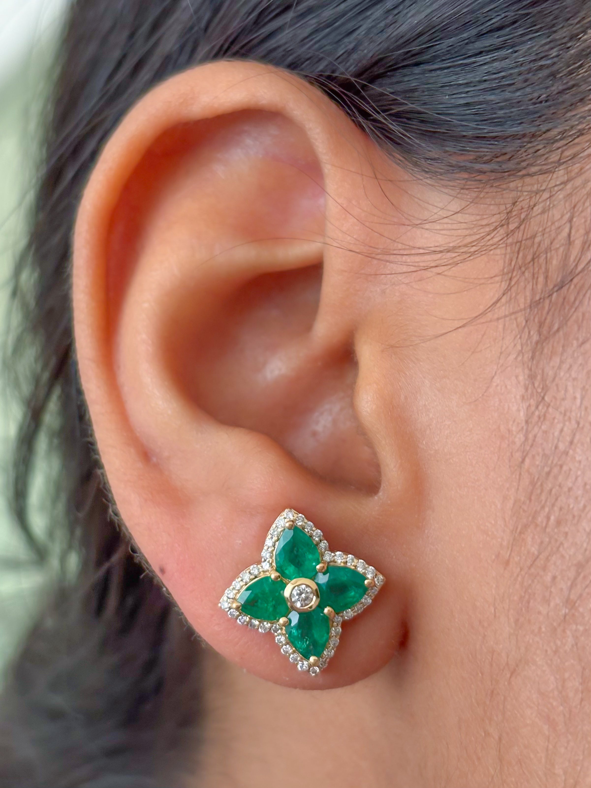 JPERG-3791/10561 Emerald Diamond Earring | 18K