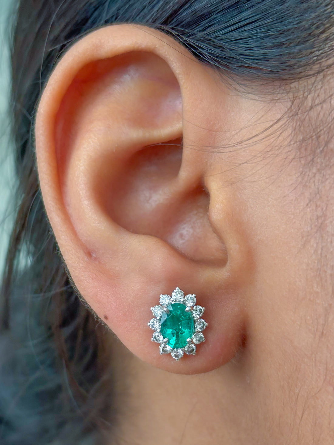 JPERG-3823/10622 Emerald Diamond Earring | 18K