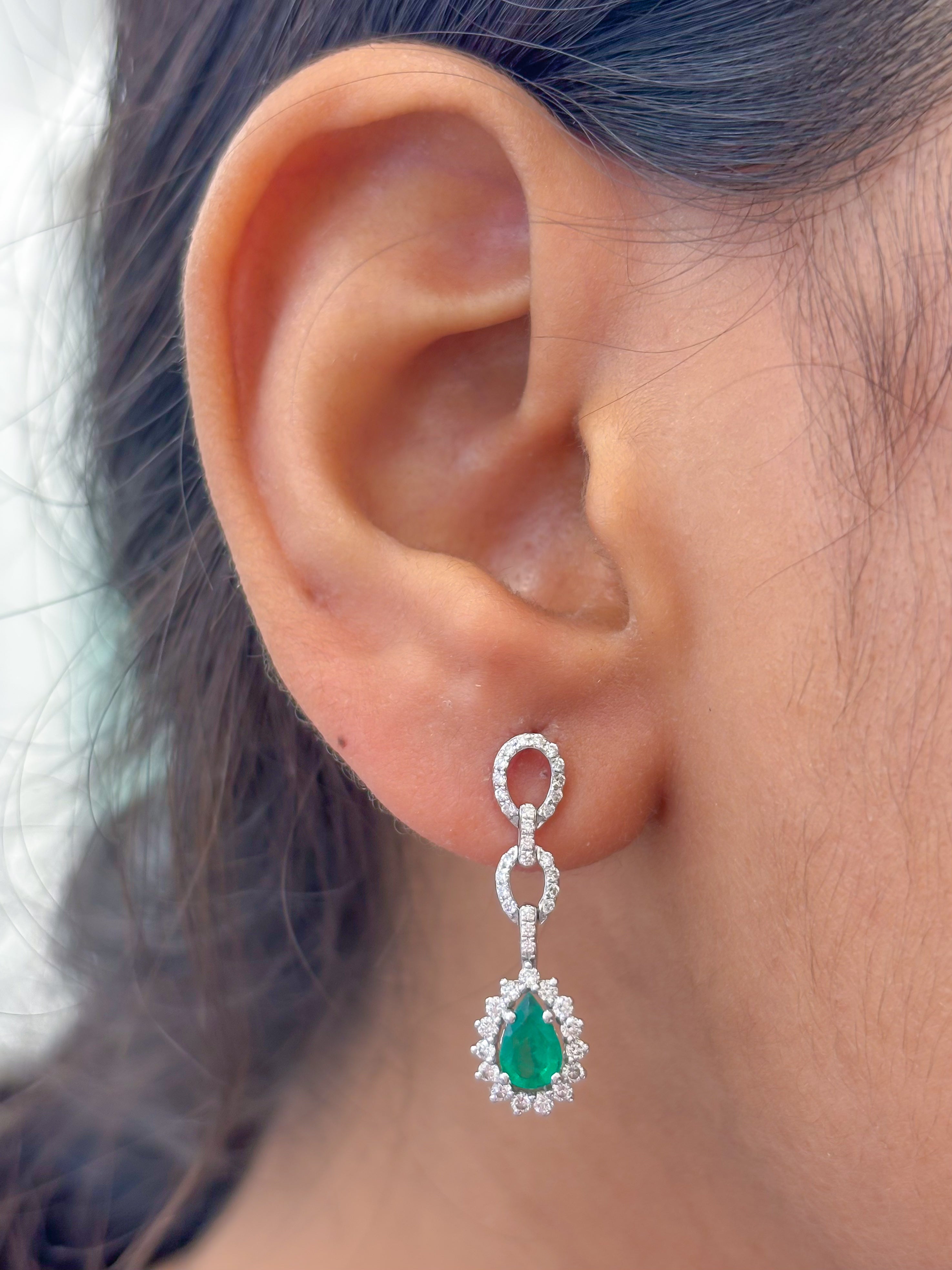 JPERG-3886/10755 Emerald Diamond Earring | 18K