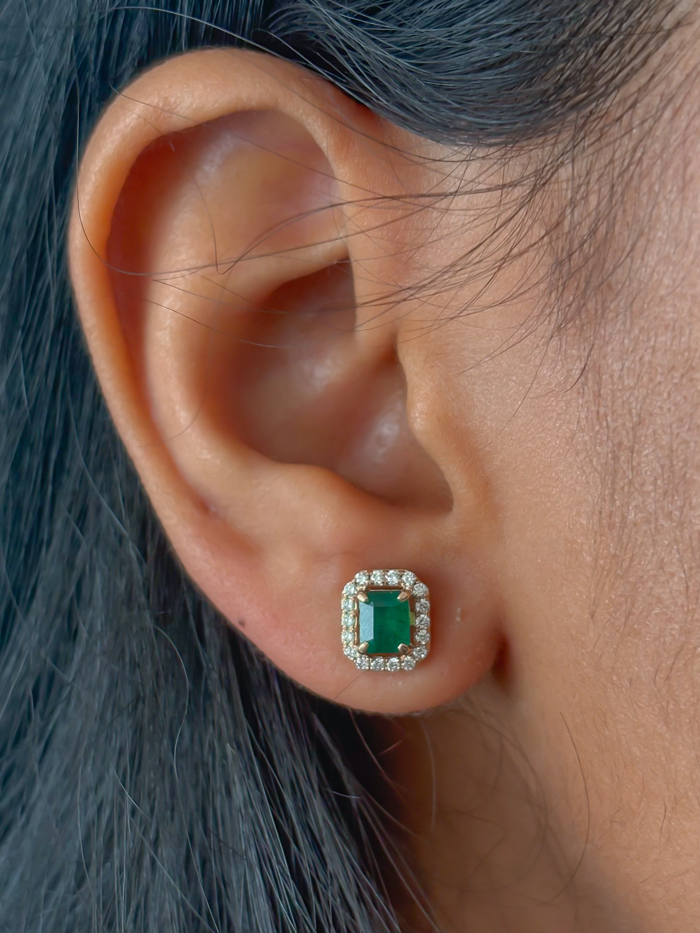 JPERG-3891/10777 Emerald Diamond Earring | 18K