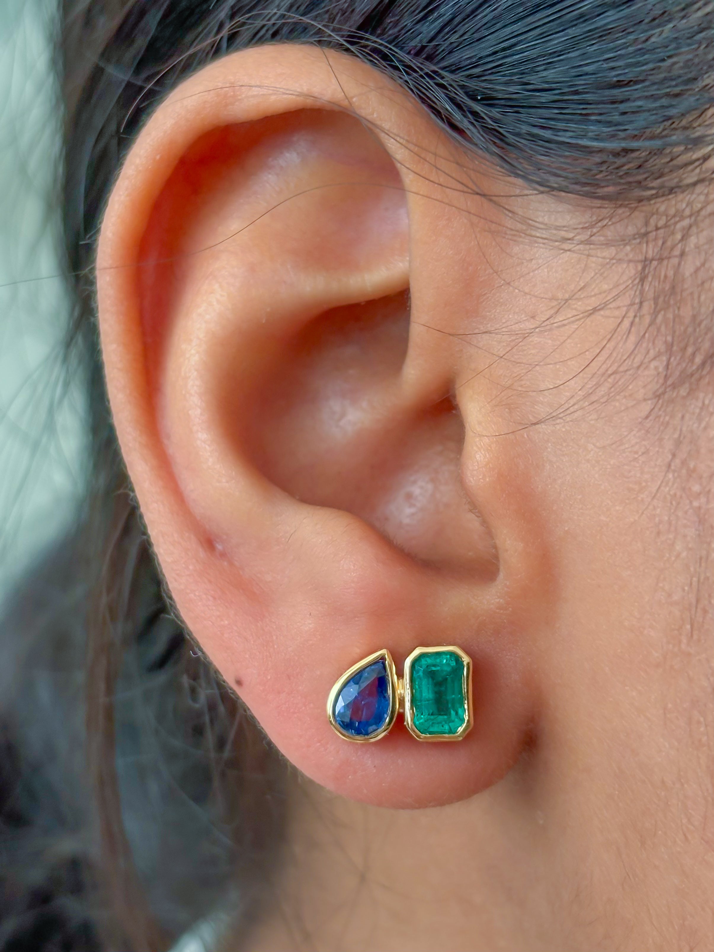 JPERG-3899/10786 Emerald Blue Sapphire Earring | 18K