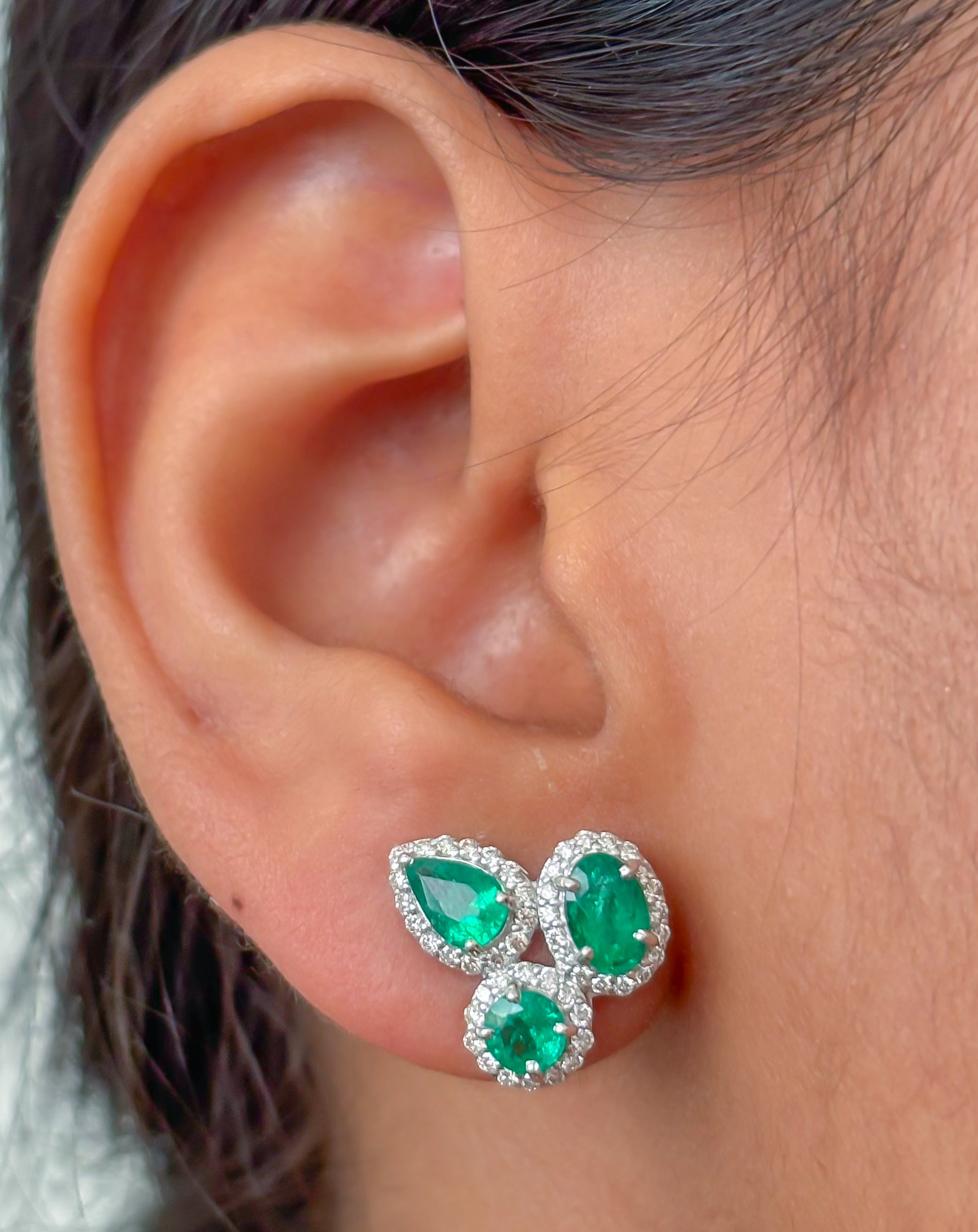 JPERG-3922/10843 Emerald Diamond Earring | 18K