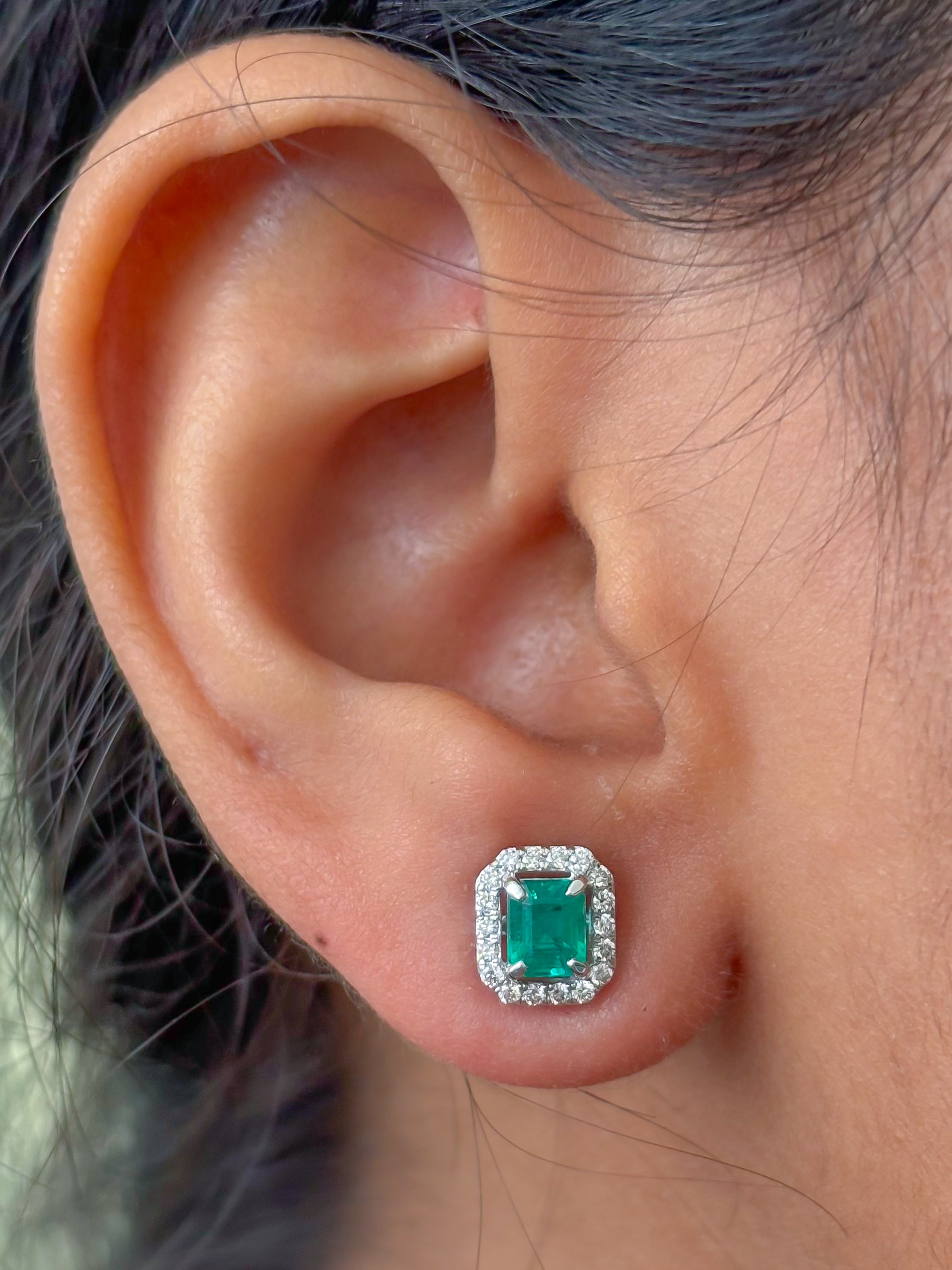 JPERG-3924/10845 Emerald Diamond Earring | 18K