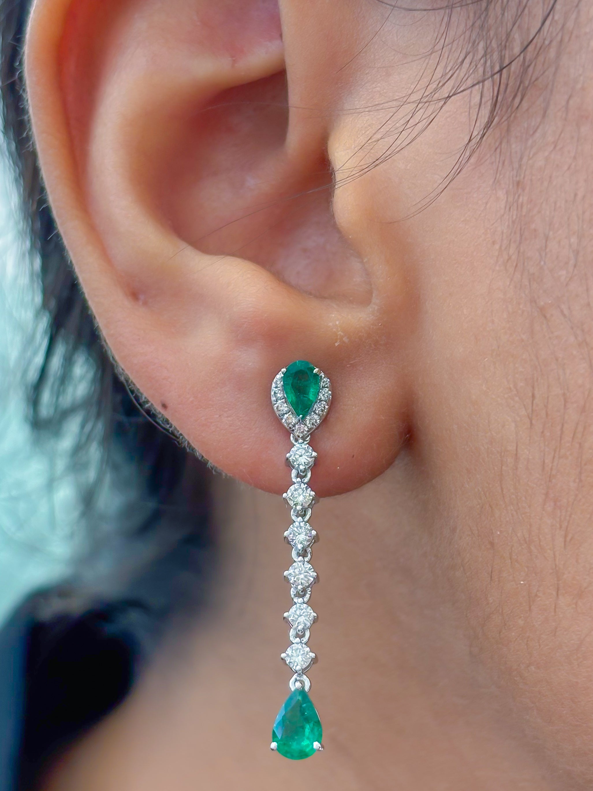 JPERG-3941/10883 Emerald Diamond Earring | 18K