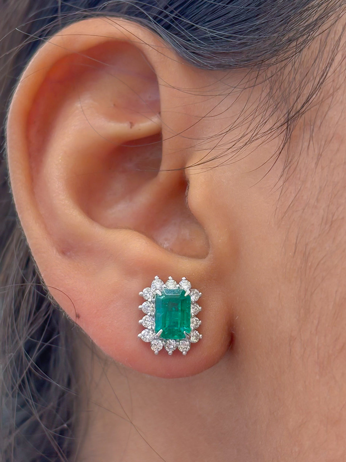 JPERG-3972/10921 Emerald Diamond Earring | 18K
