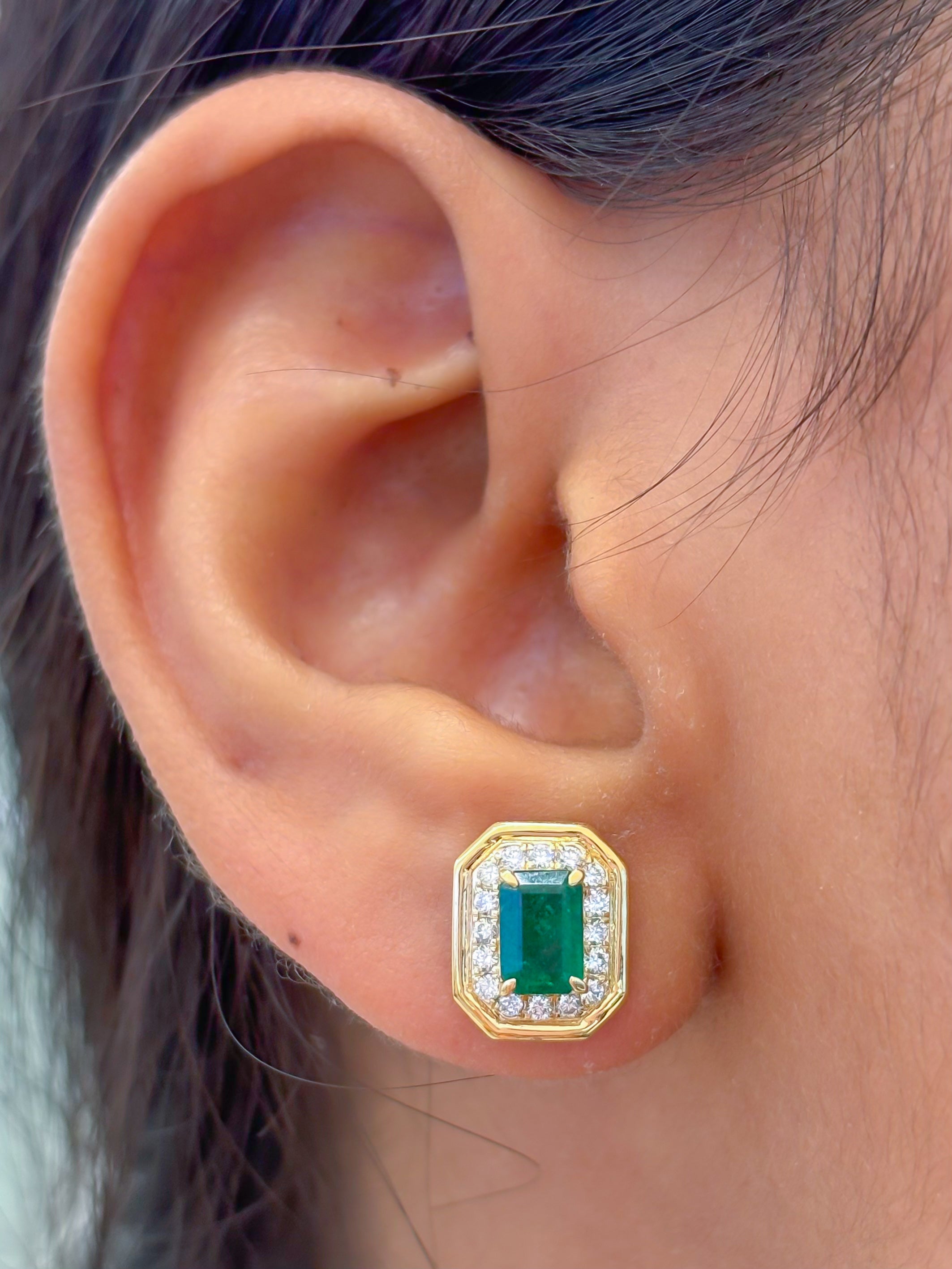 JPERG-4022/11026 Emerald Diamond Earring | 18K