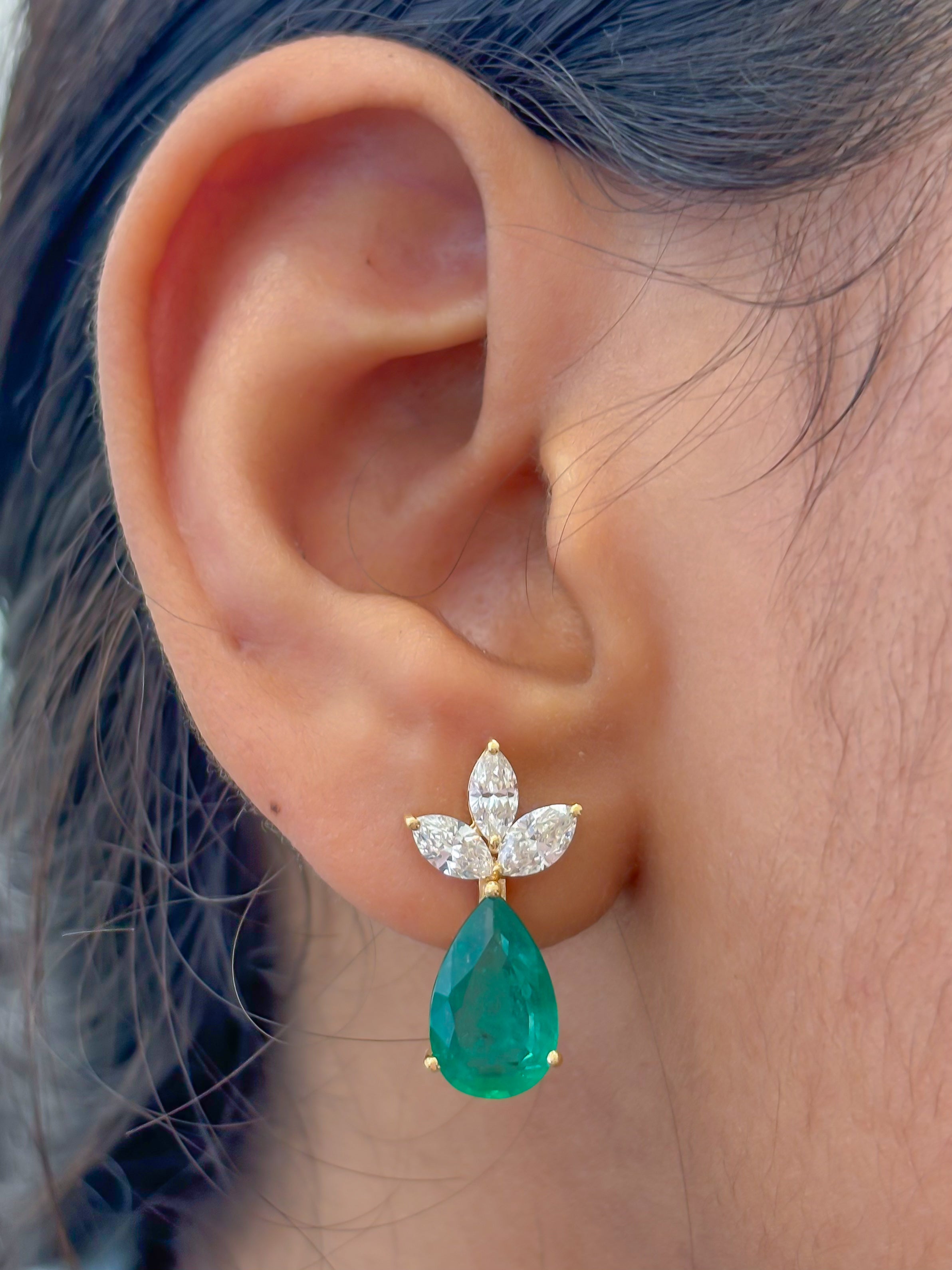 JPERG-4077/11226 Emerald Diamond Earring | 18K