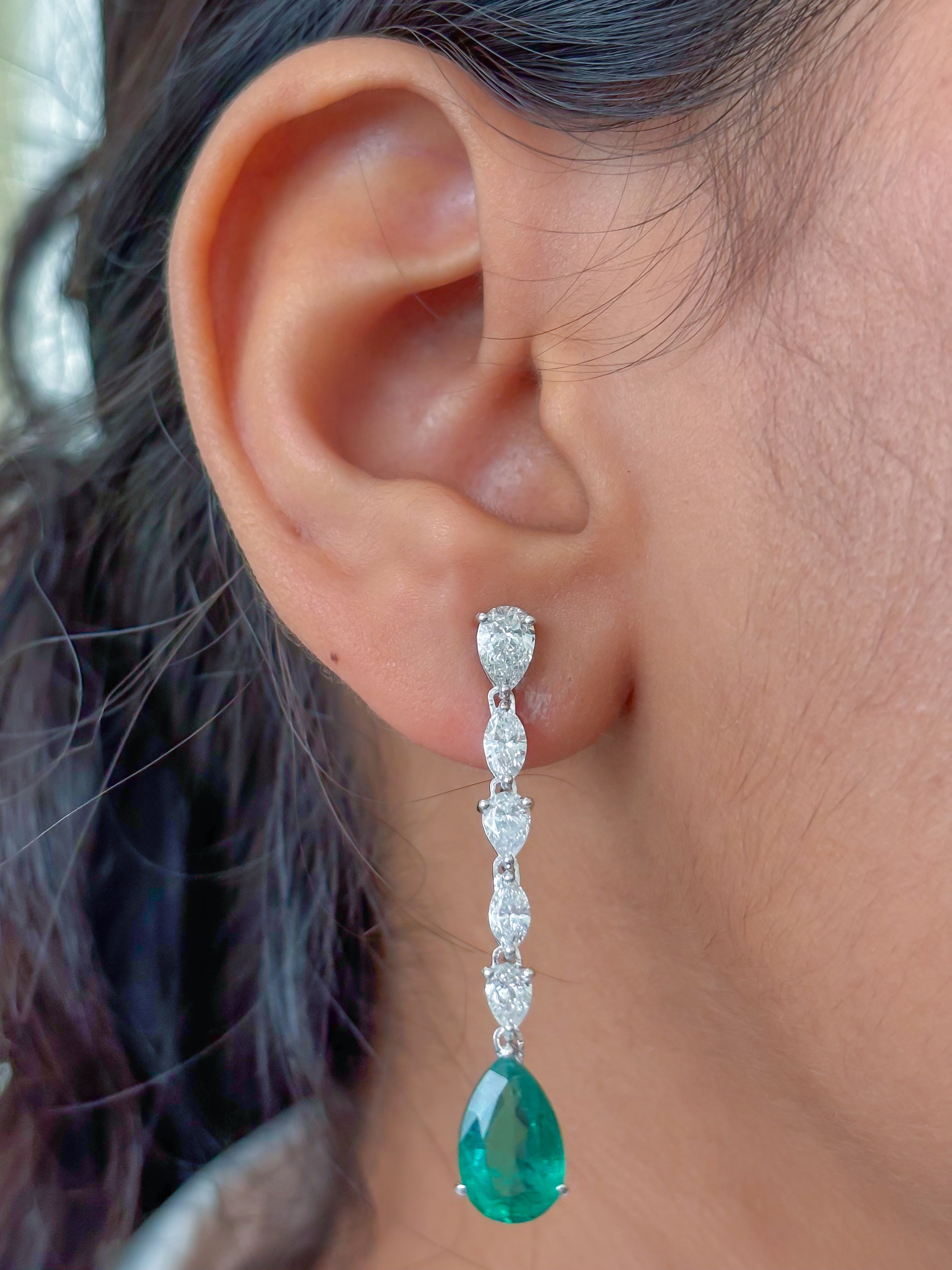 JPERG-4120/11373 Emerald Diamond Earring | 18K