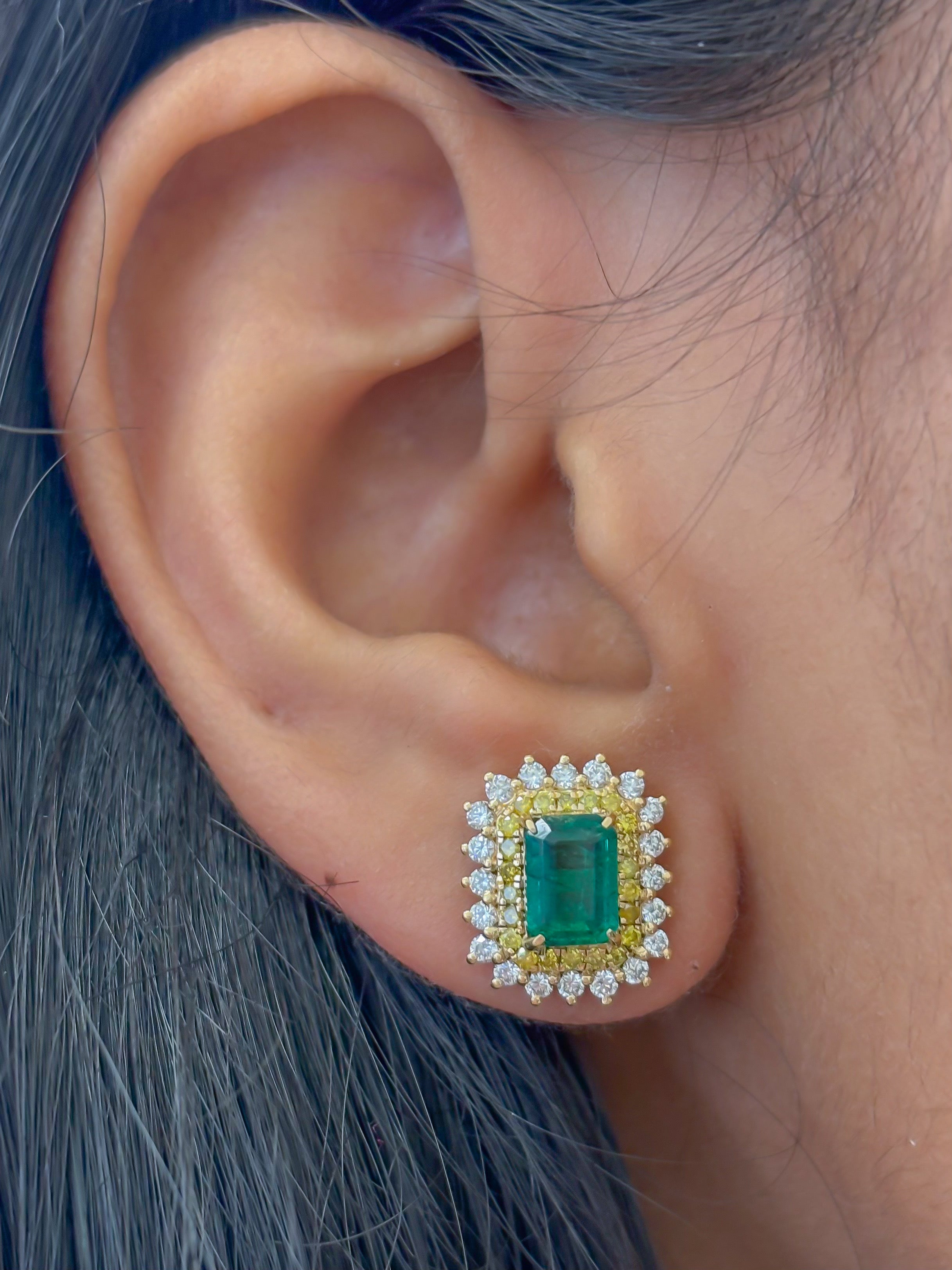 JPERG-4188/11601 Emerald Yellow Diamond Diamond Earring | 18K