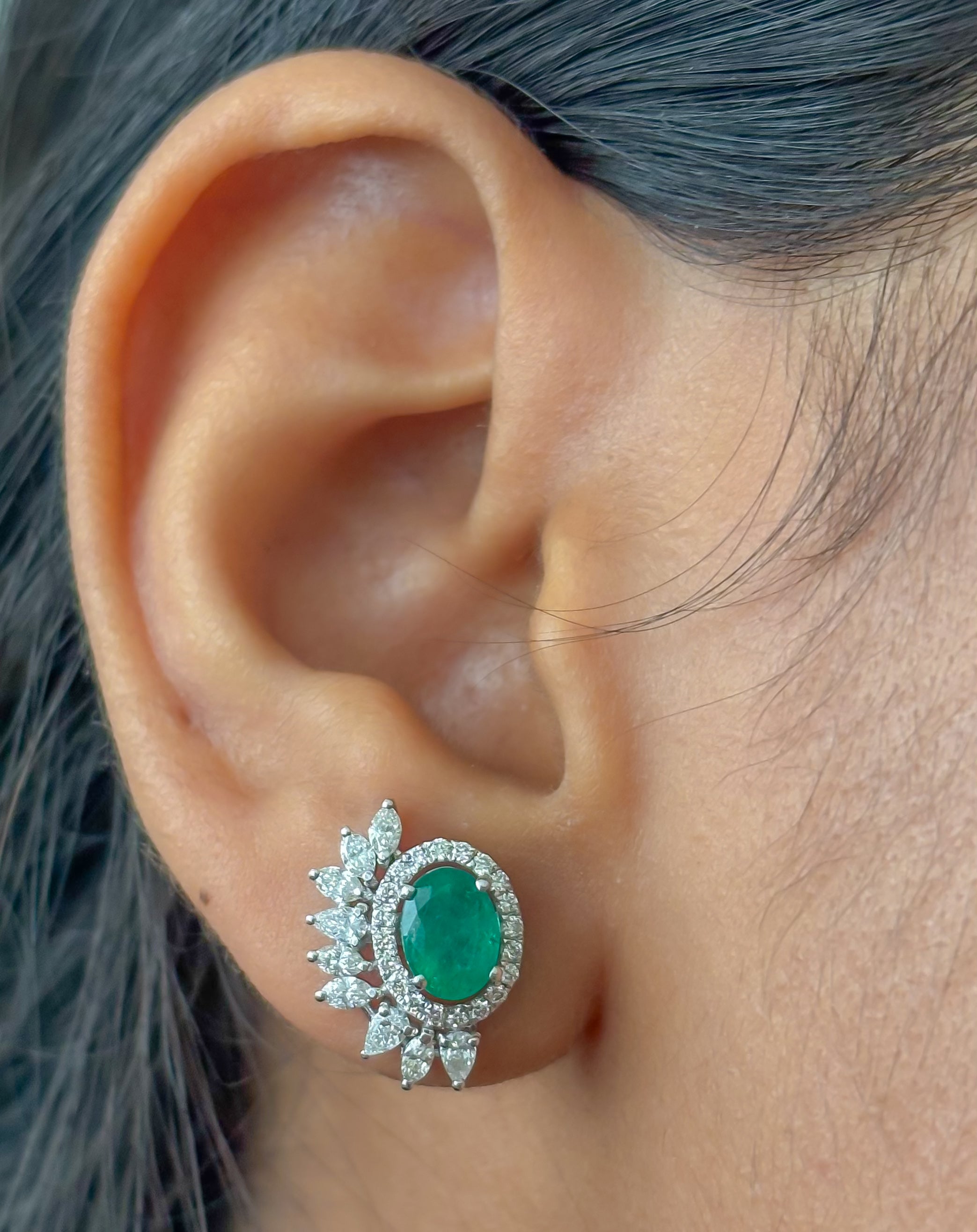 JPERG-4321/12007 Emerald Diamond Earring | 18K