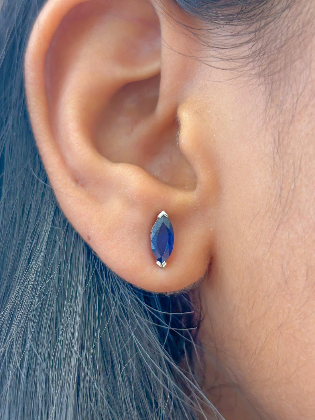 JPERG-461/2461 Blue Sapphire Studs Earring | 18K