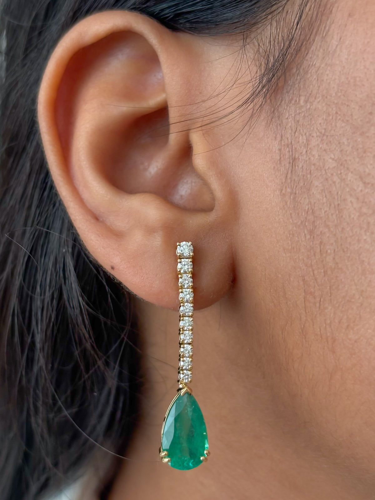 JPERG-4978/14702 Emerald Diamond Earring | 18K