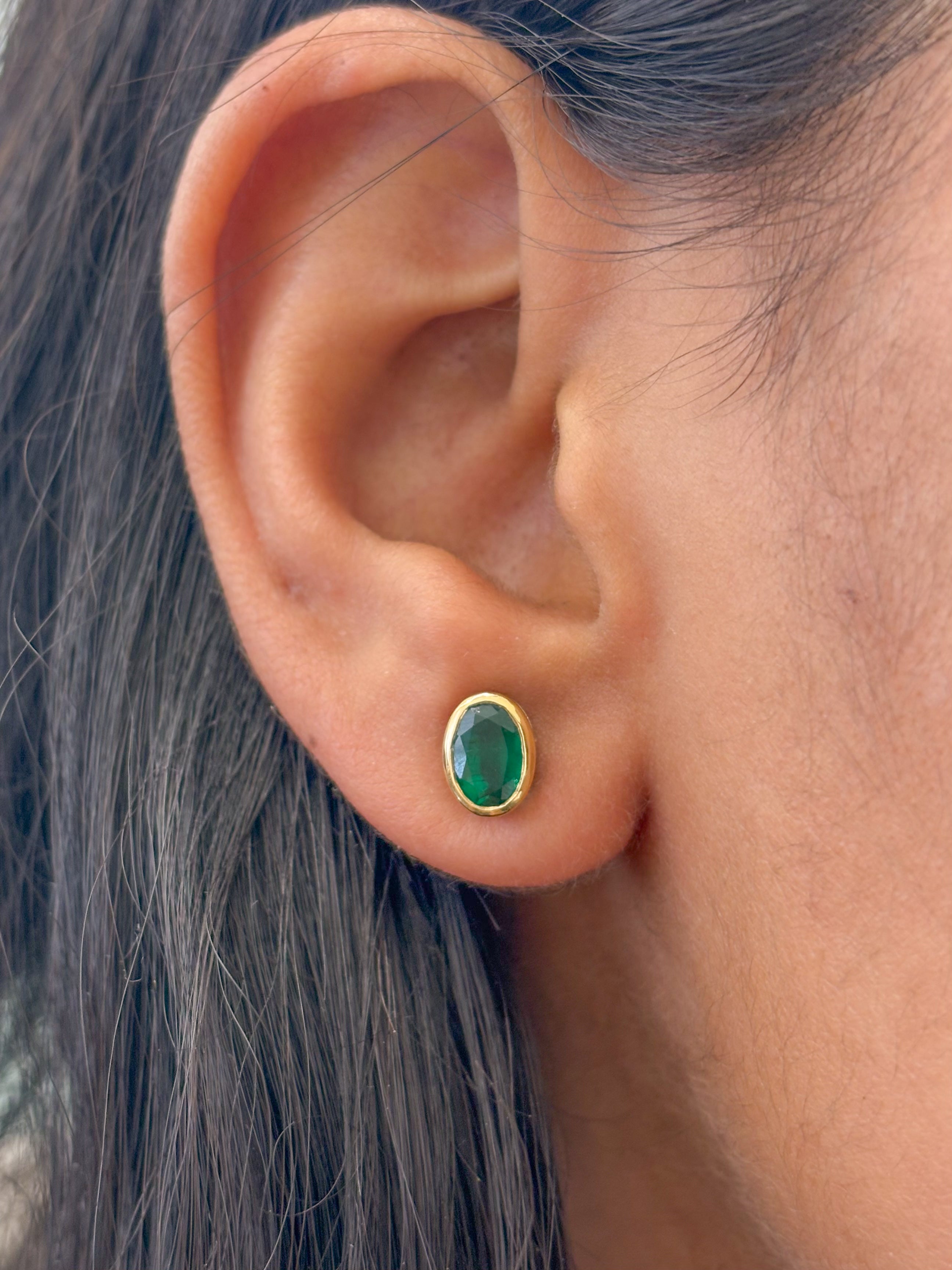 JPERG-545/2943 Emerald Oval  Studs Earring | 18K