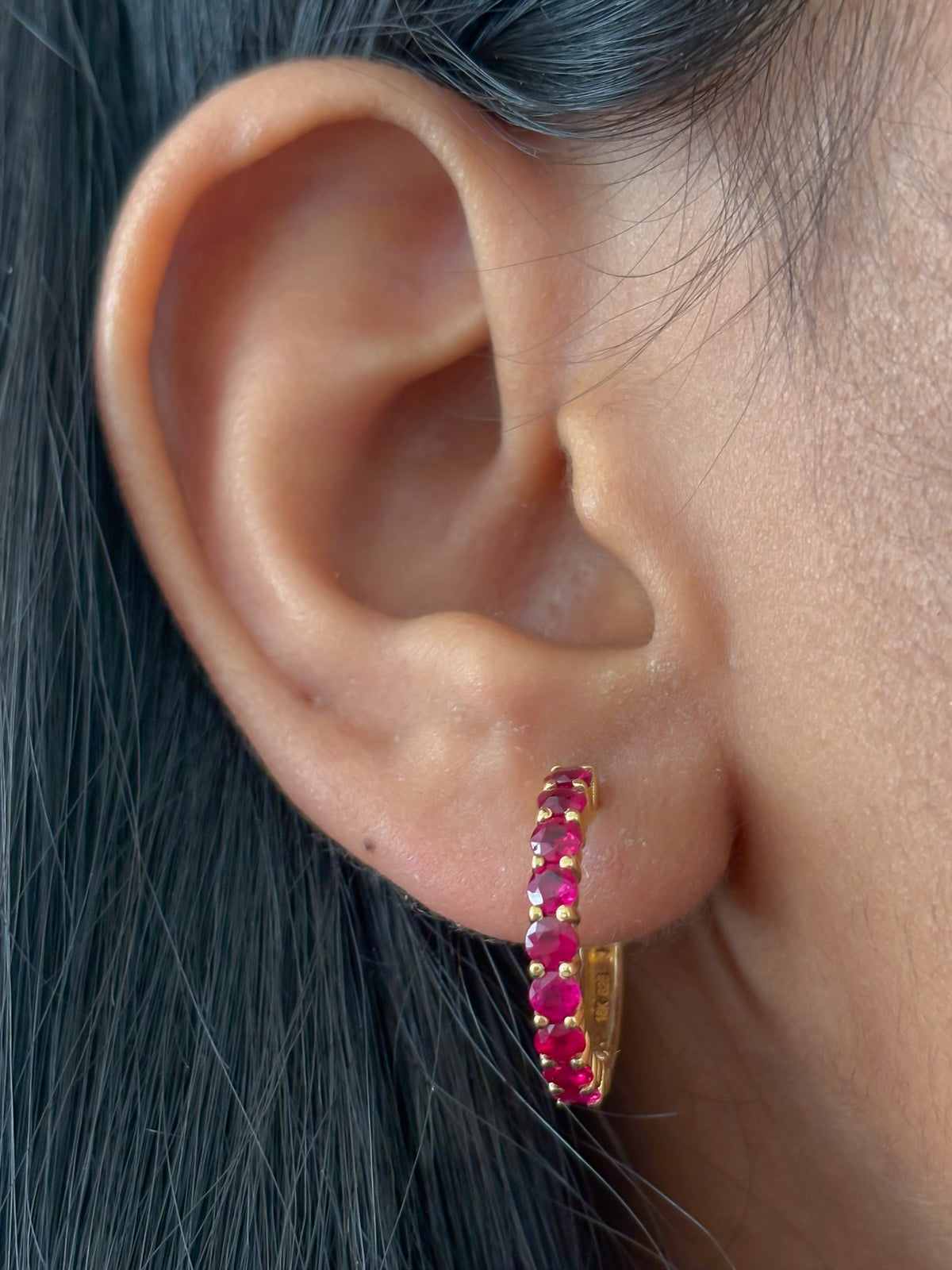 JPERG-626/3482 Ruby Round 3Mm Hoops Earring | 18K
