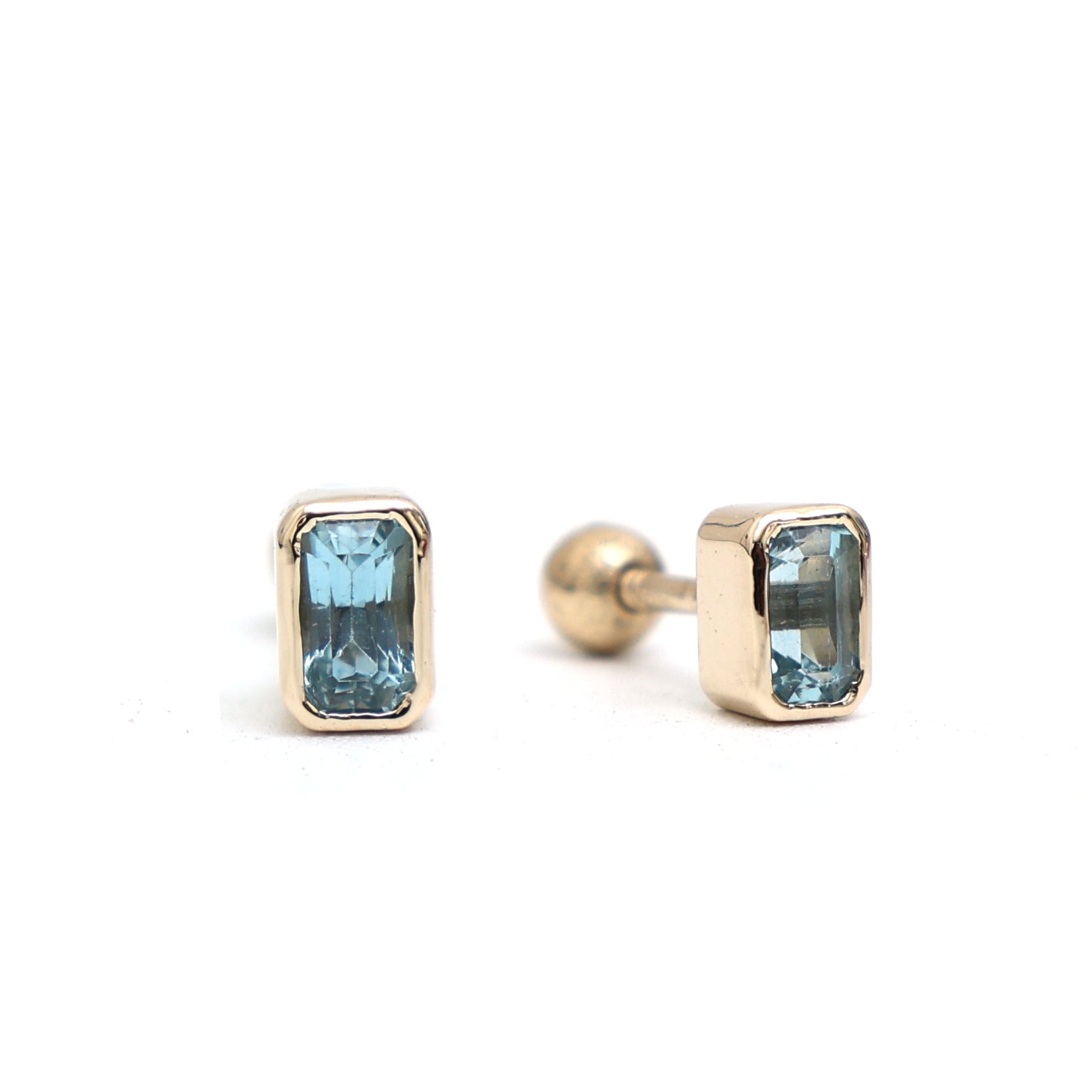 JPERG-820/3927 Aquamarine Octagon Piercing Earring | 14K