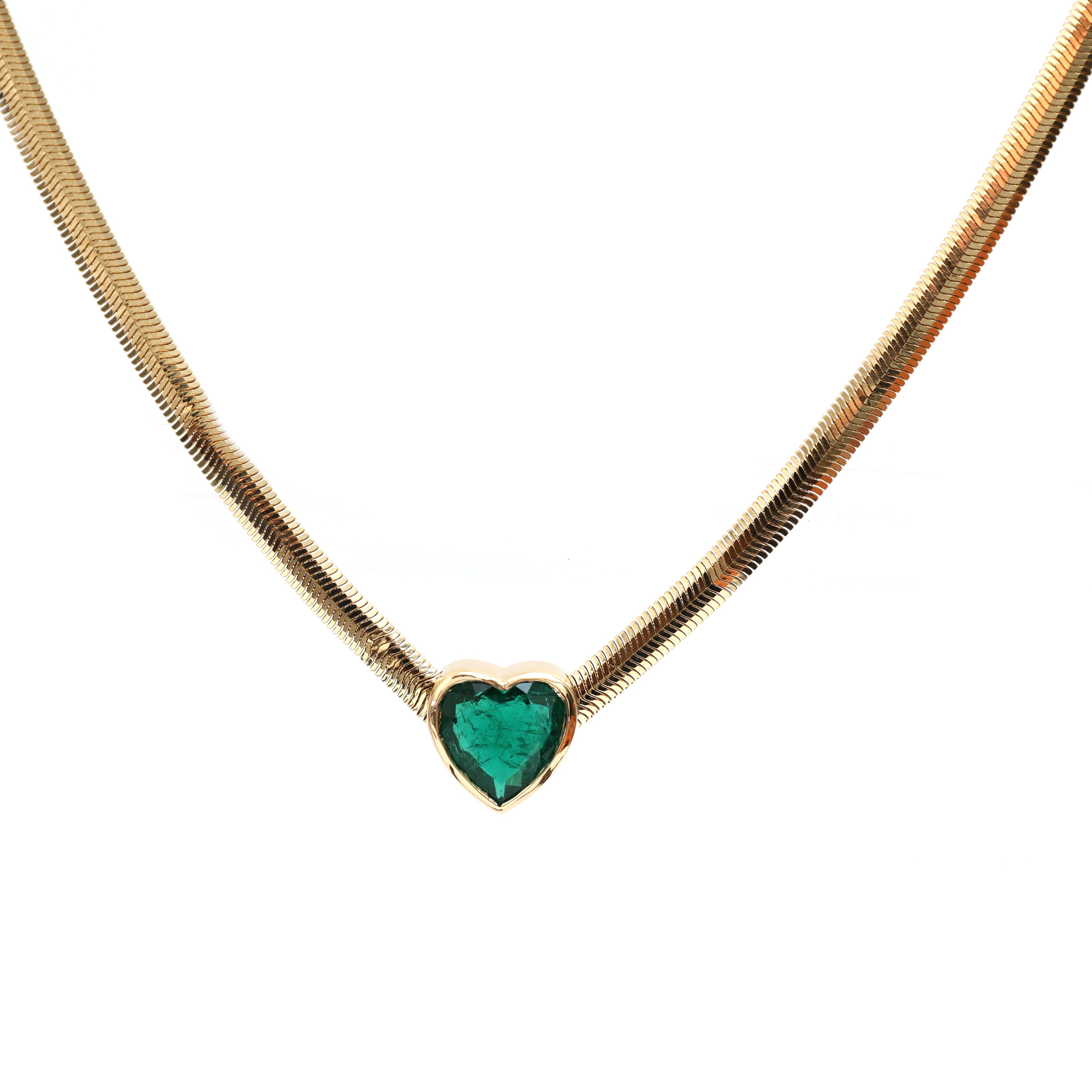 JPNC-397/4990 Emerald Big Heart Bezel Setting With Gold Chain Necklace | 18K