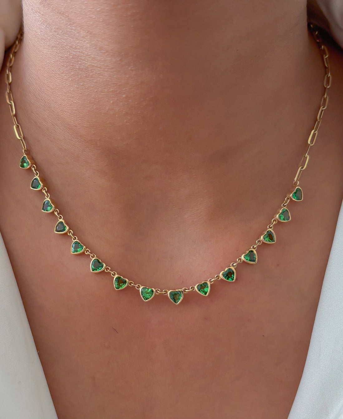 JPNC-432/5333 Tsavorite Heart 4Mm Bezal Paper Clip Chain Necklace | 14K
