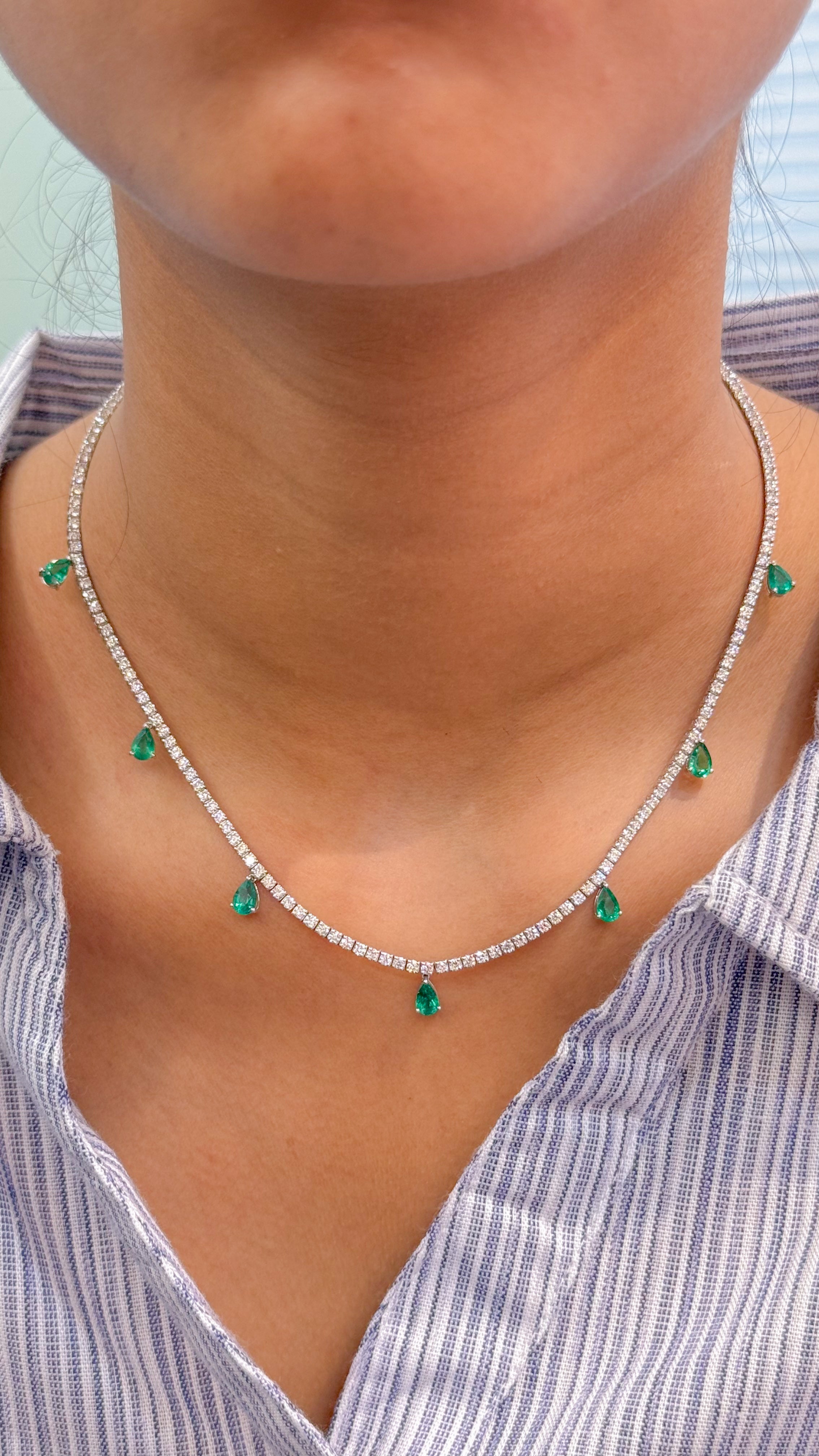 JPNC-559/6939 Emerald Pear With Diamond Necklace | 18K