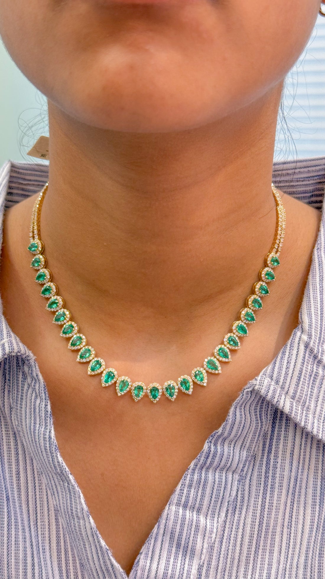 JPNC-563/6991 Emerald Pear With Diamond Necklace | 18K