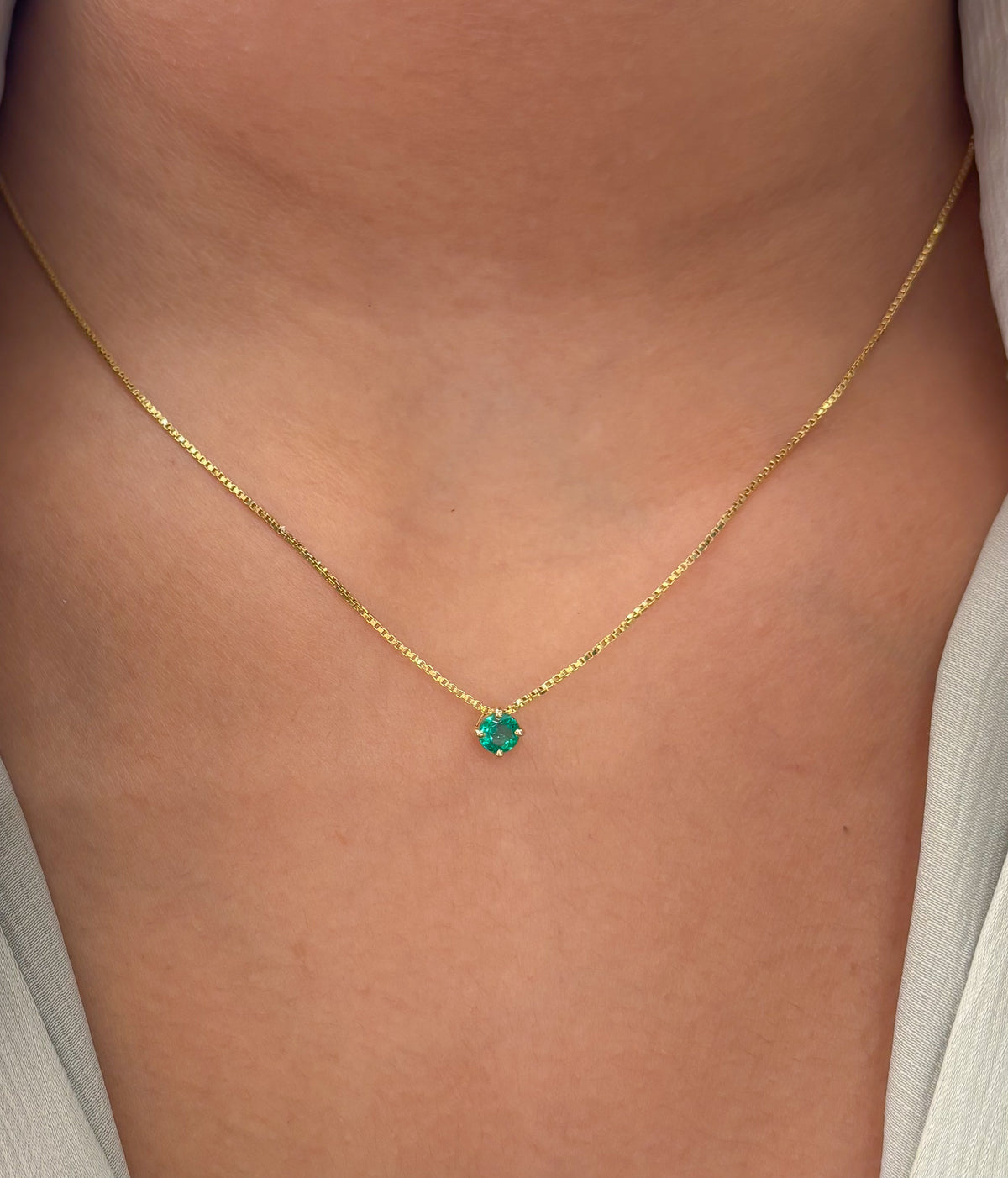 JPNC-564/7028 Emerald Round 4Mm Thin Chain Necklace | 18K
