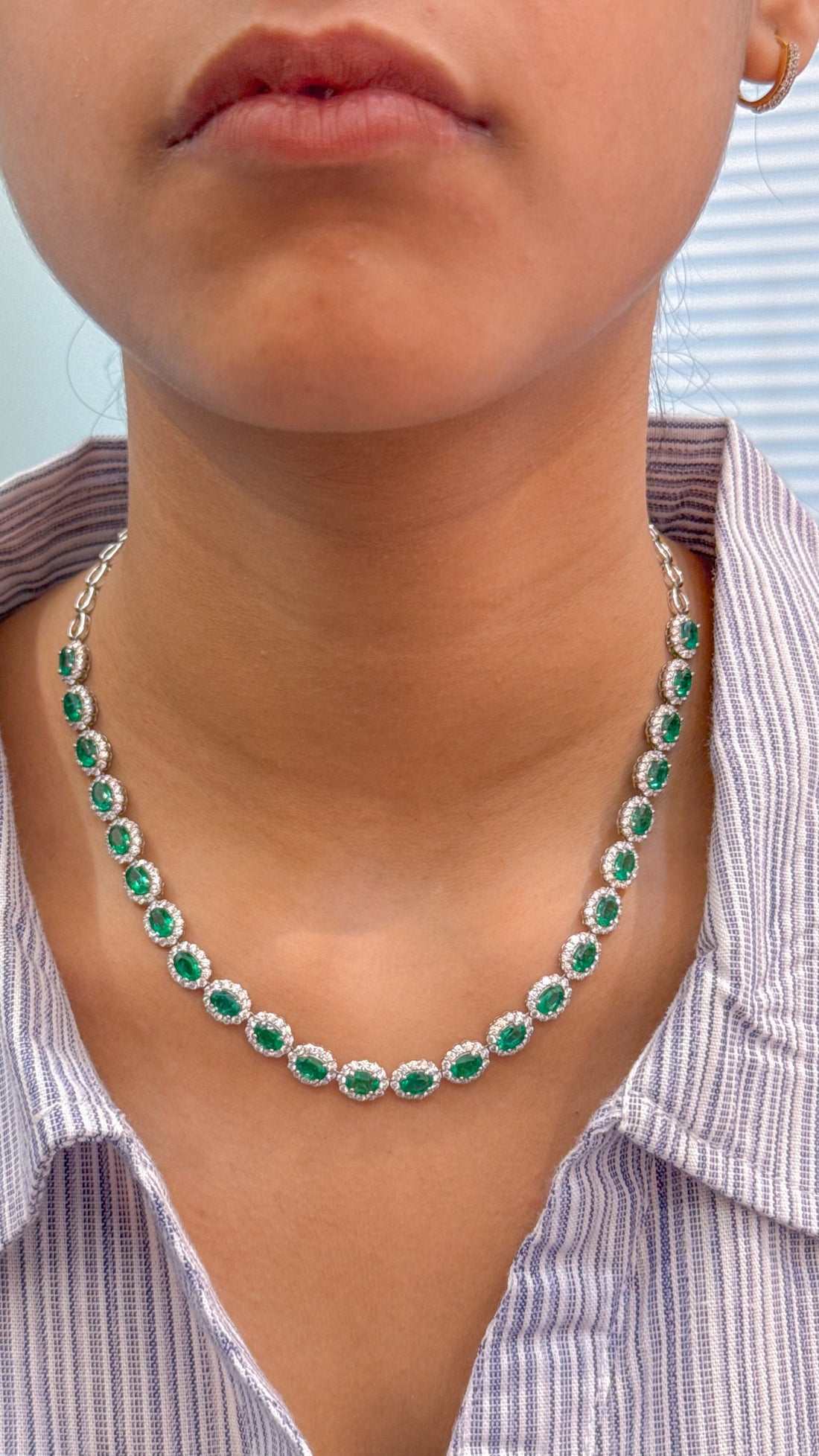 JPNC-618/7571 Emerald Oval 6X4 With Diamond Necklace | 18K