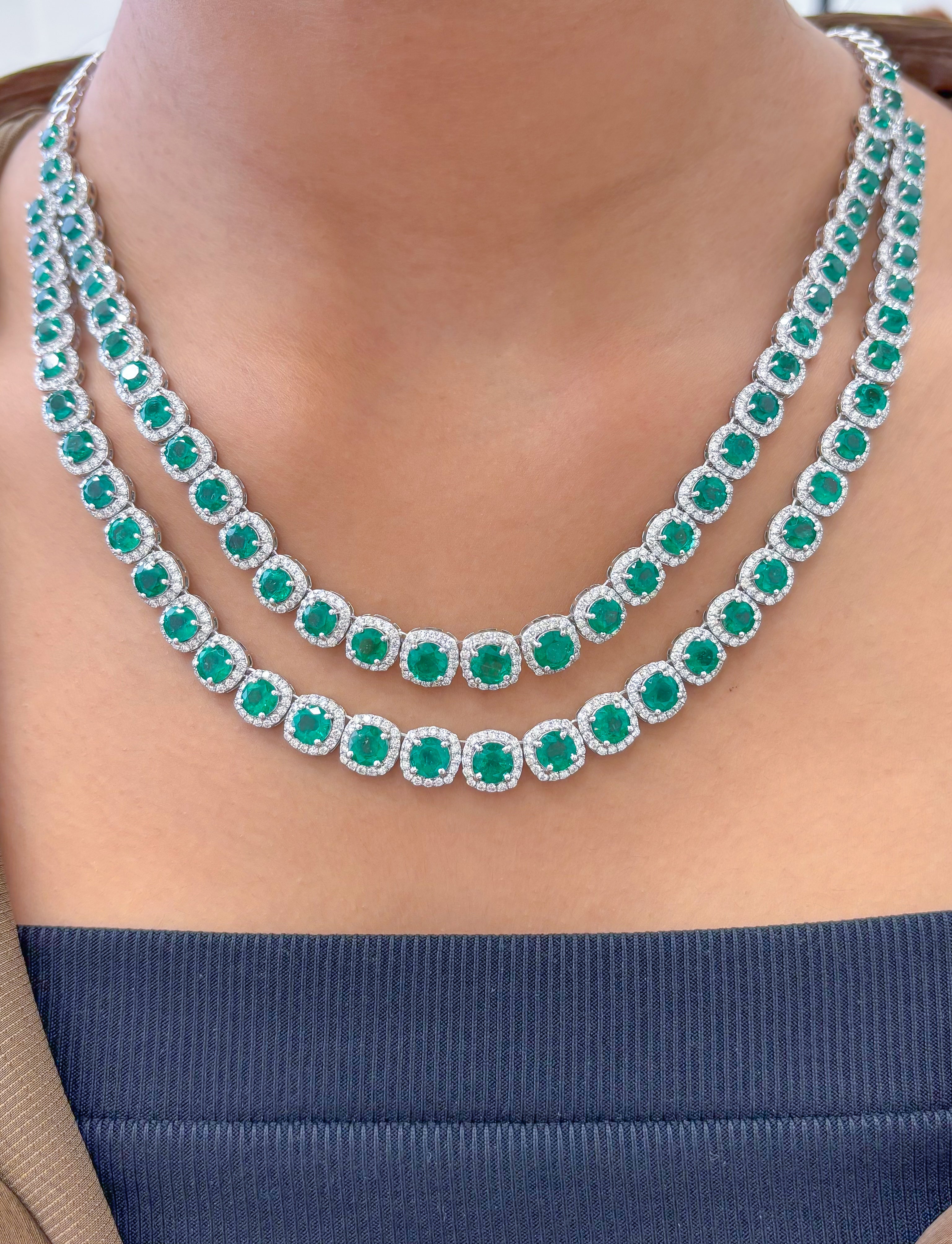 JPNC-658/8137 Emerald Cushion With Diamond Necklace | 18K