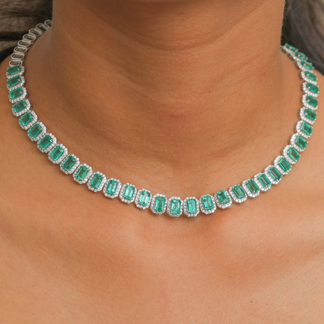 JPNC-672/8240 Emerald Octagon 6X4 With Diamond Necklace | 18K
