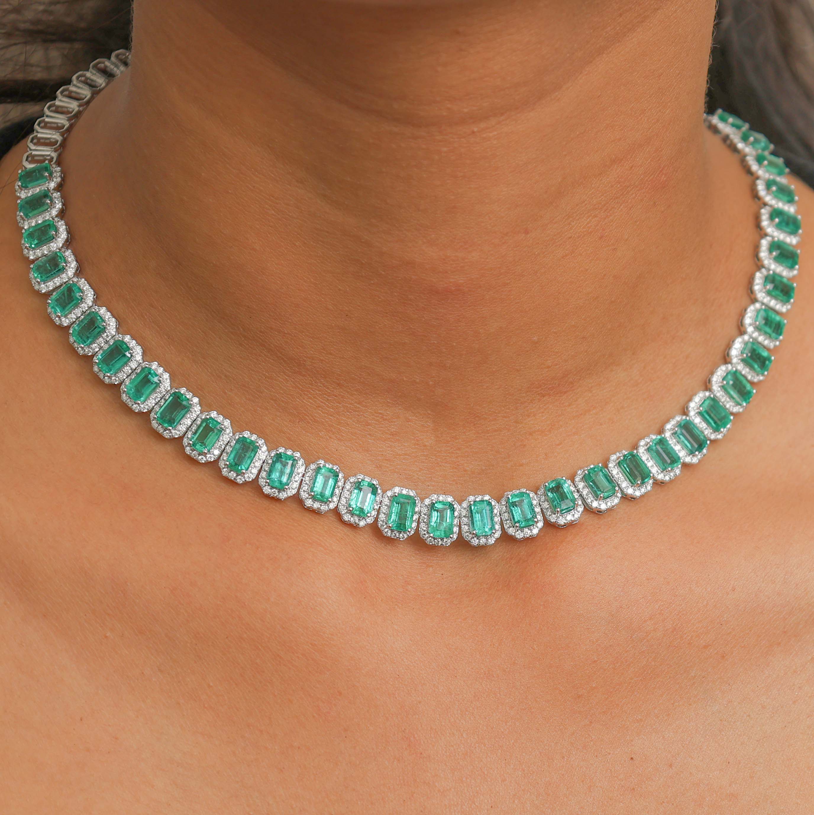 JPNC-672/8240 Emerald Octagon 6X4 With Diamond Necklace | 18K