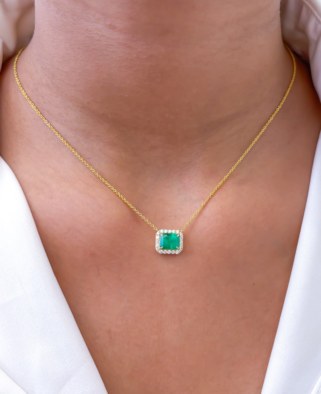 JPNC-728/10045 Colombian Emerald Diamond Necklace | 18K