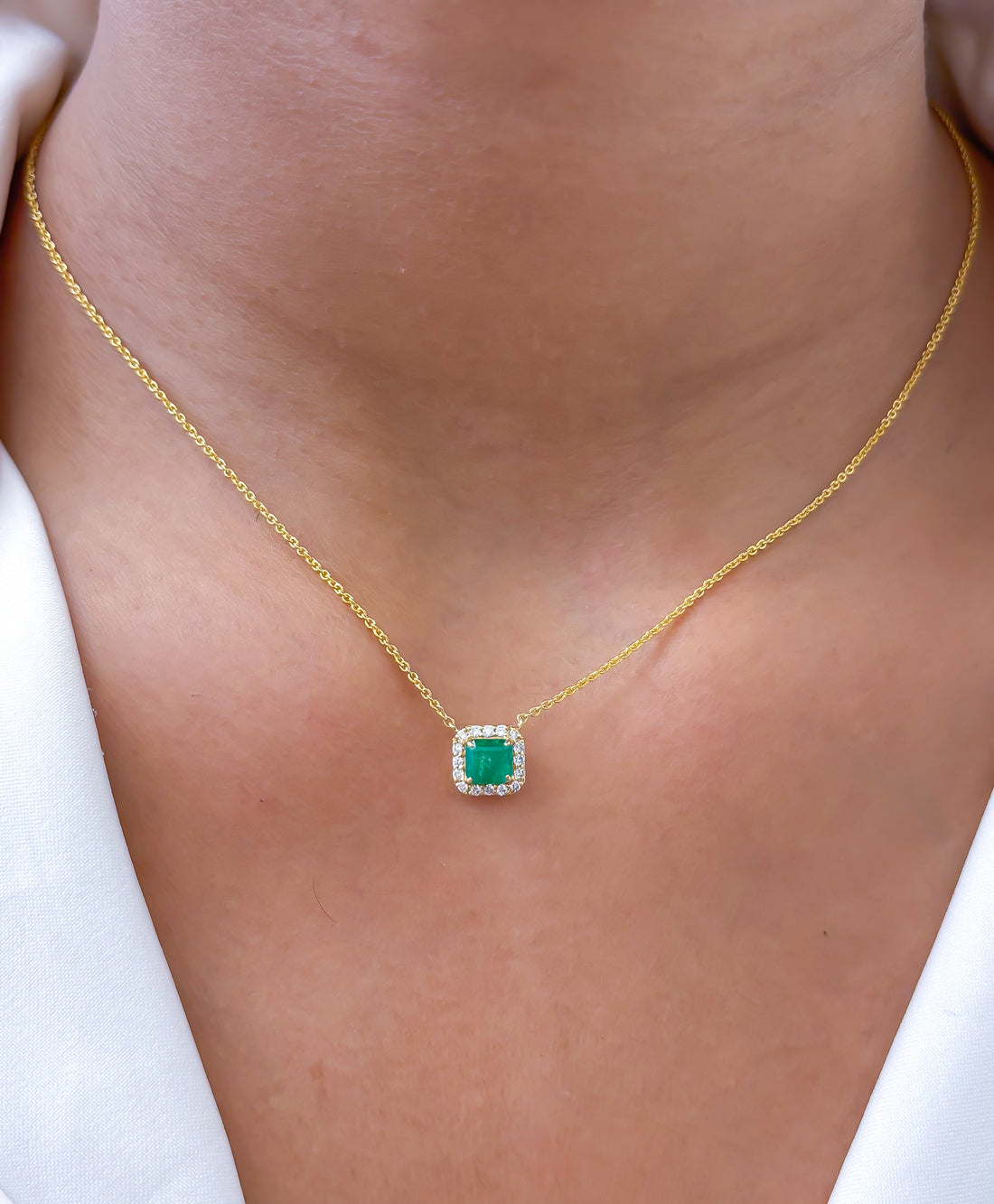 JPNC-729/10046 Colombian Emerald Diamond Necklace | 18K