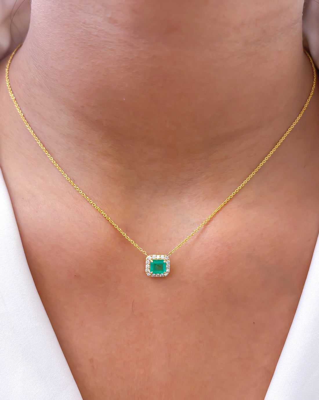 JPNC-741/10058 Colombian Emerald Diamond Necklace | 18K
