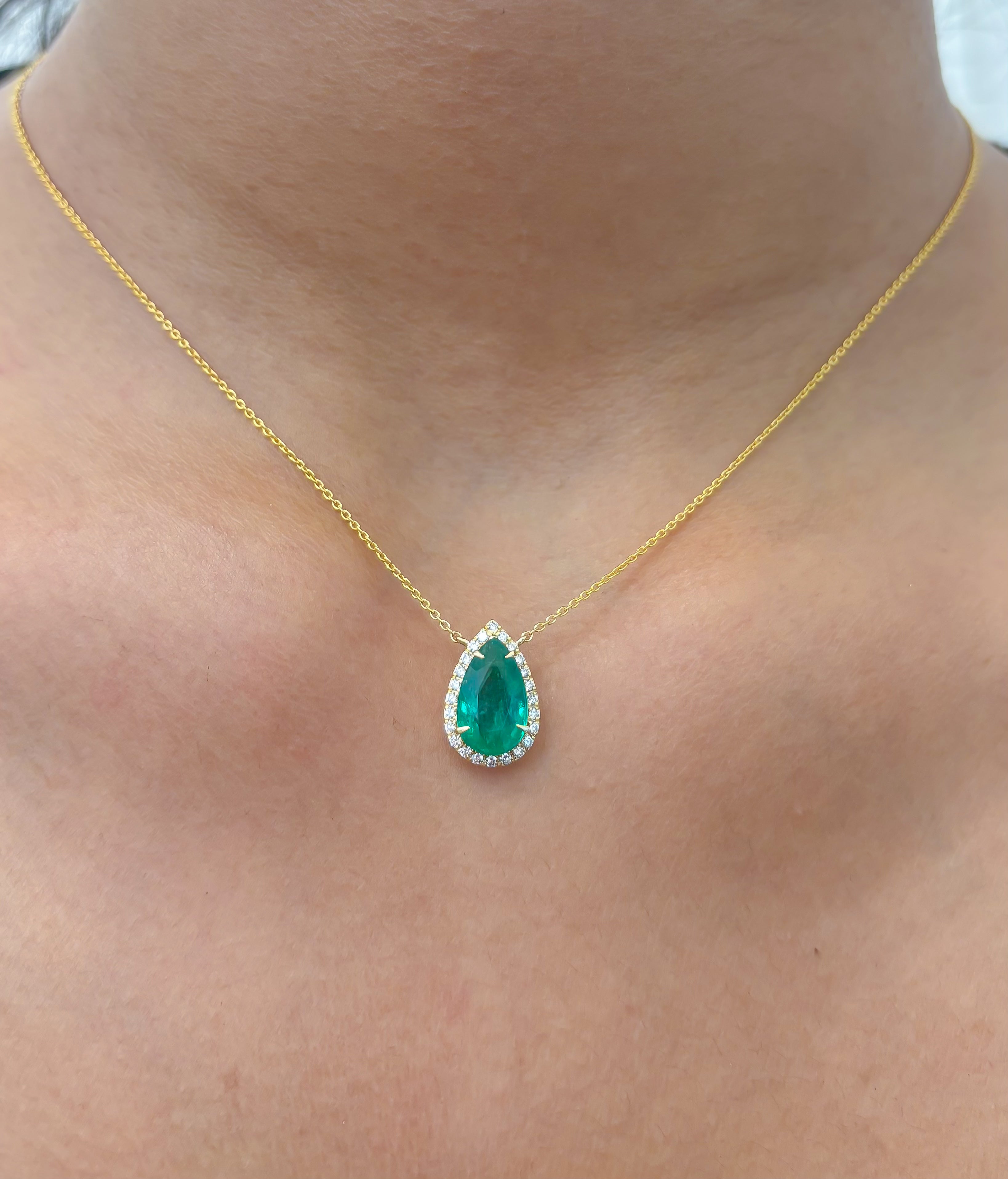 JPNC-776/10417 Emerald Diamond Necklace | 18K