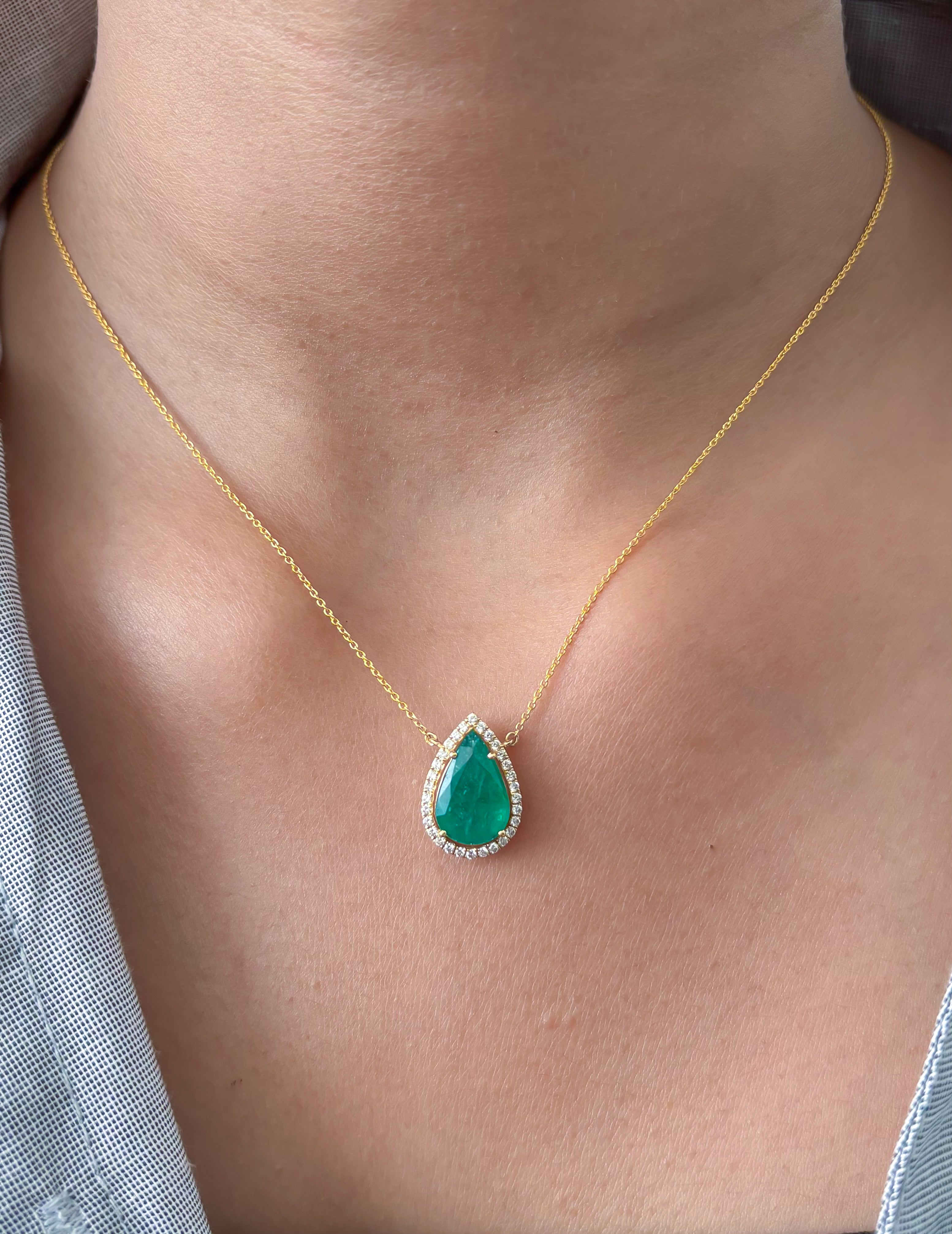 JPNC-789/10736 Emerald Diamond Necklace | 18K