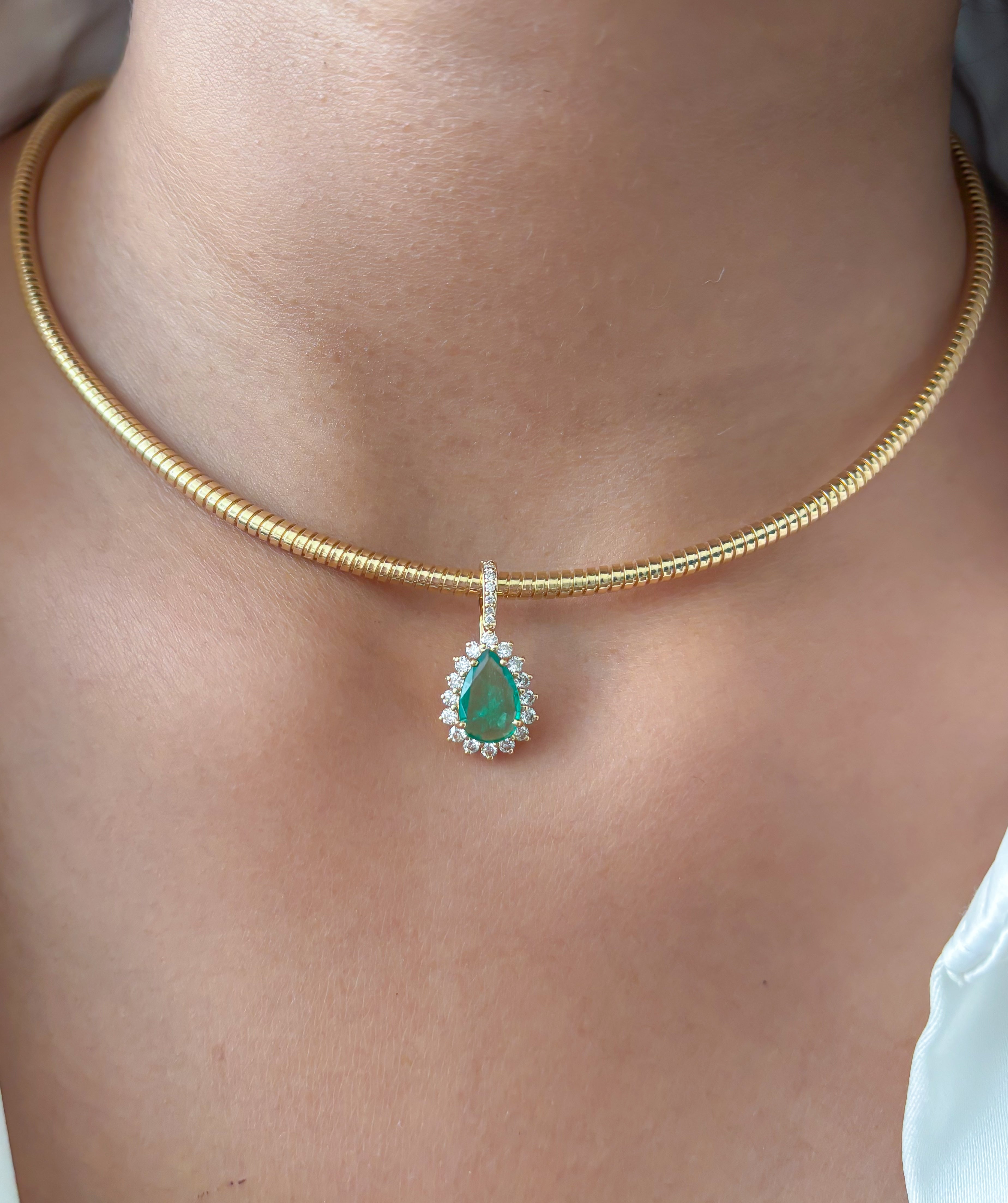 JPPD-1056/10645 Emerald Diamond Pendant | 18K