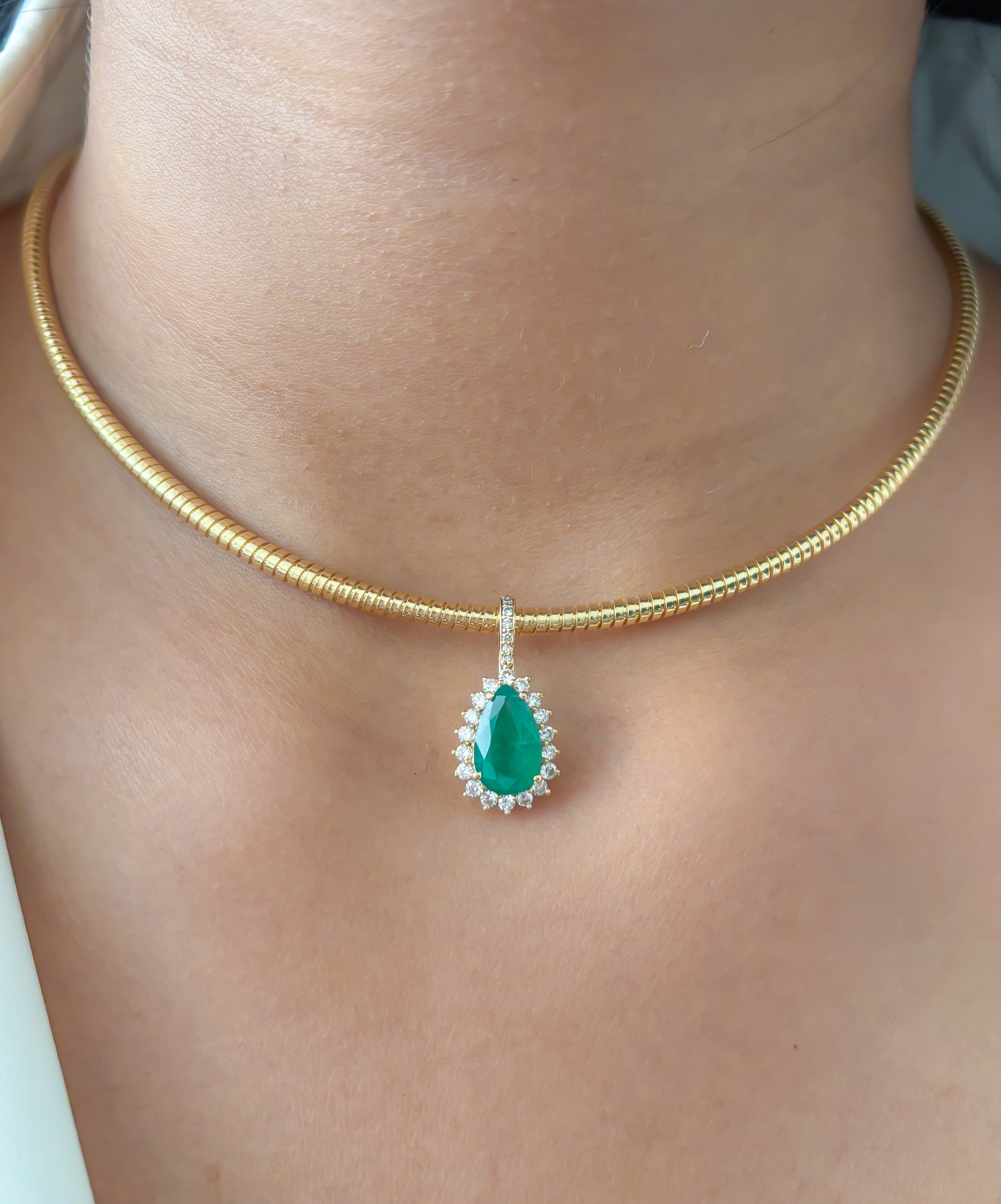JPPD-1057/10646 Emerald Diamond Pendant | 18K