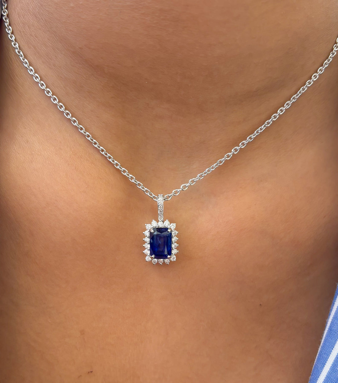 JPPD-1061/10661 Blue Sapphire Helo Diamond Octagon Pendant | 18K