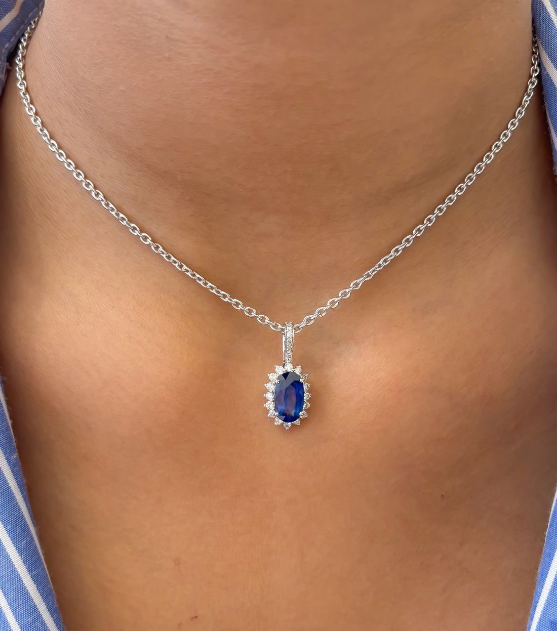JPPD-1062/10662 Blue Sapphire Helo Diamond Oval Pendant | 18K