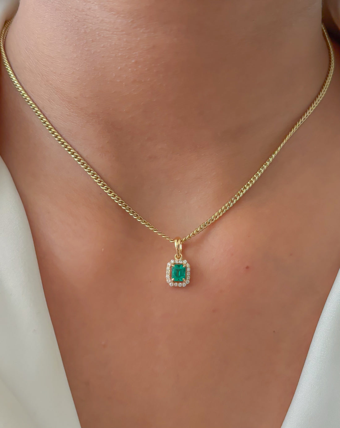 JPPD-1078/10803 Emerald Diamond Pendant | 18K
